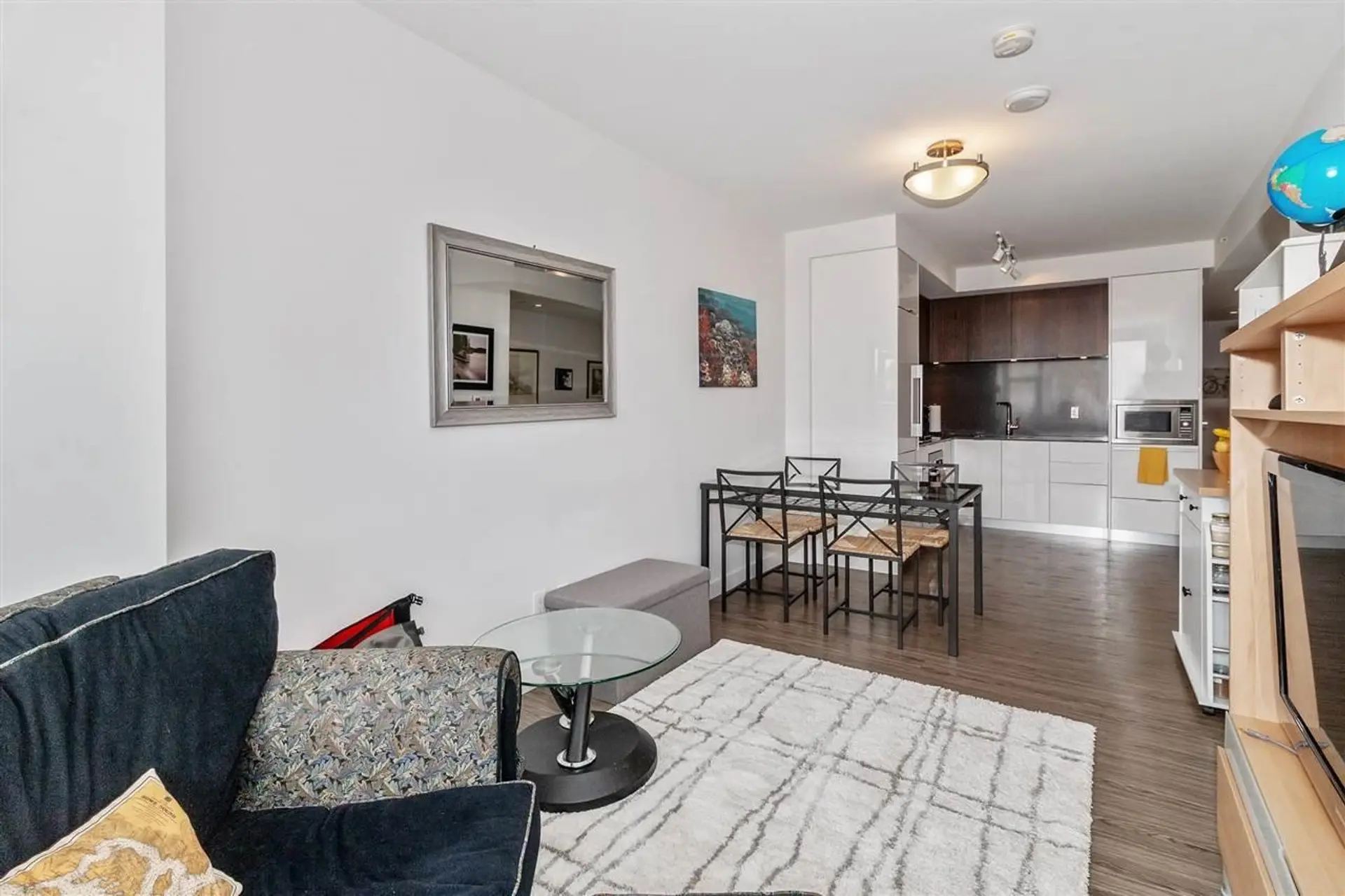 #415 209 E 7 Avenue - Image 5
