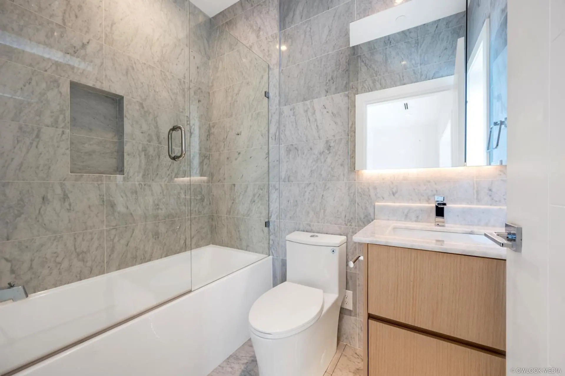 1319 E 62nd Street - Image 12