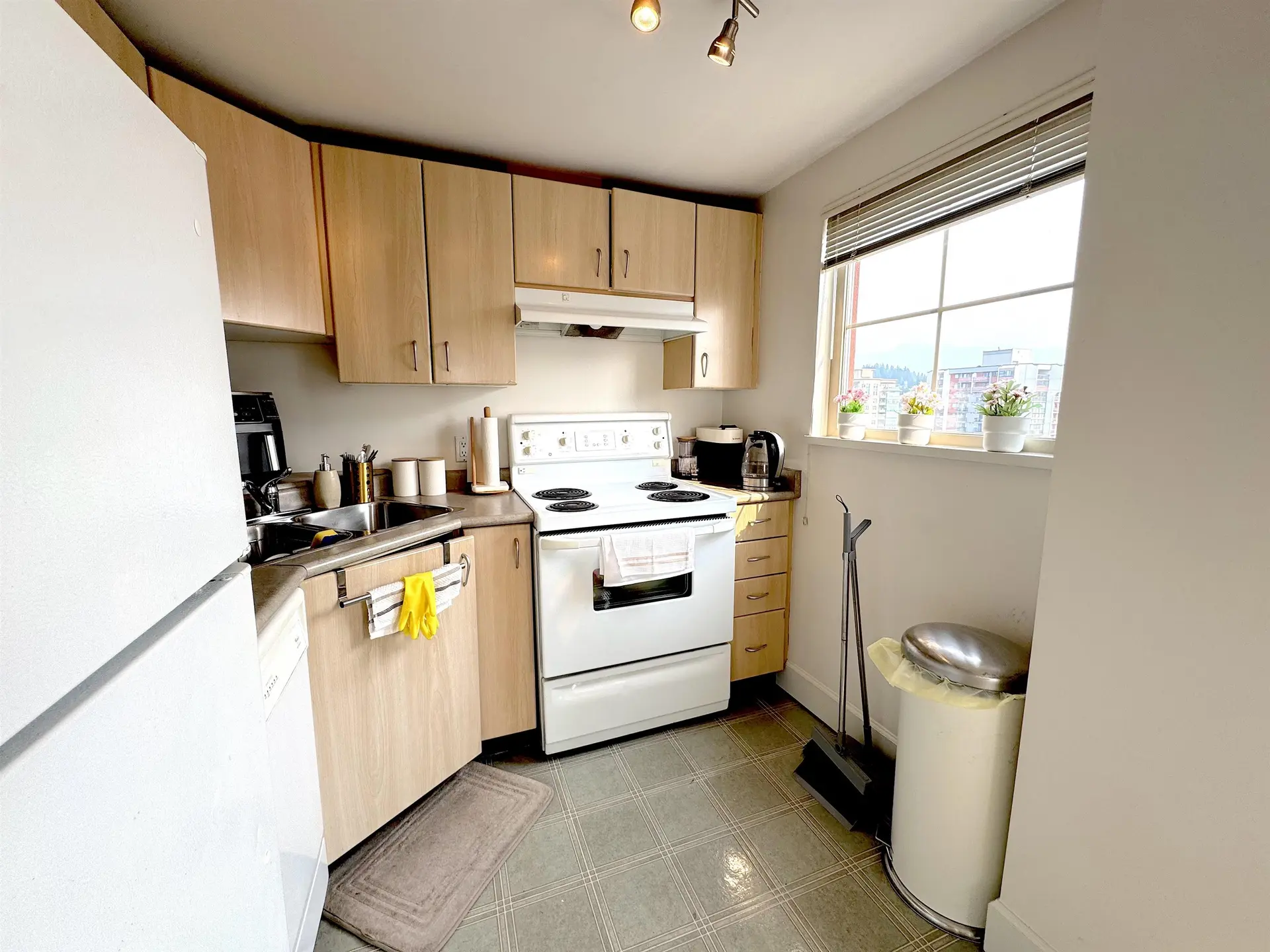 #1503 121 W 15th Street - Image 10