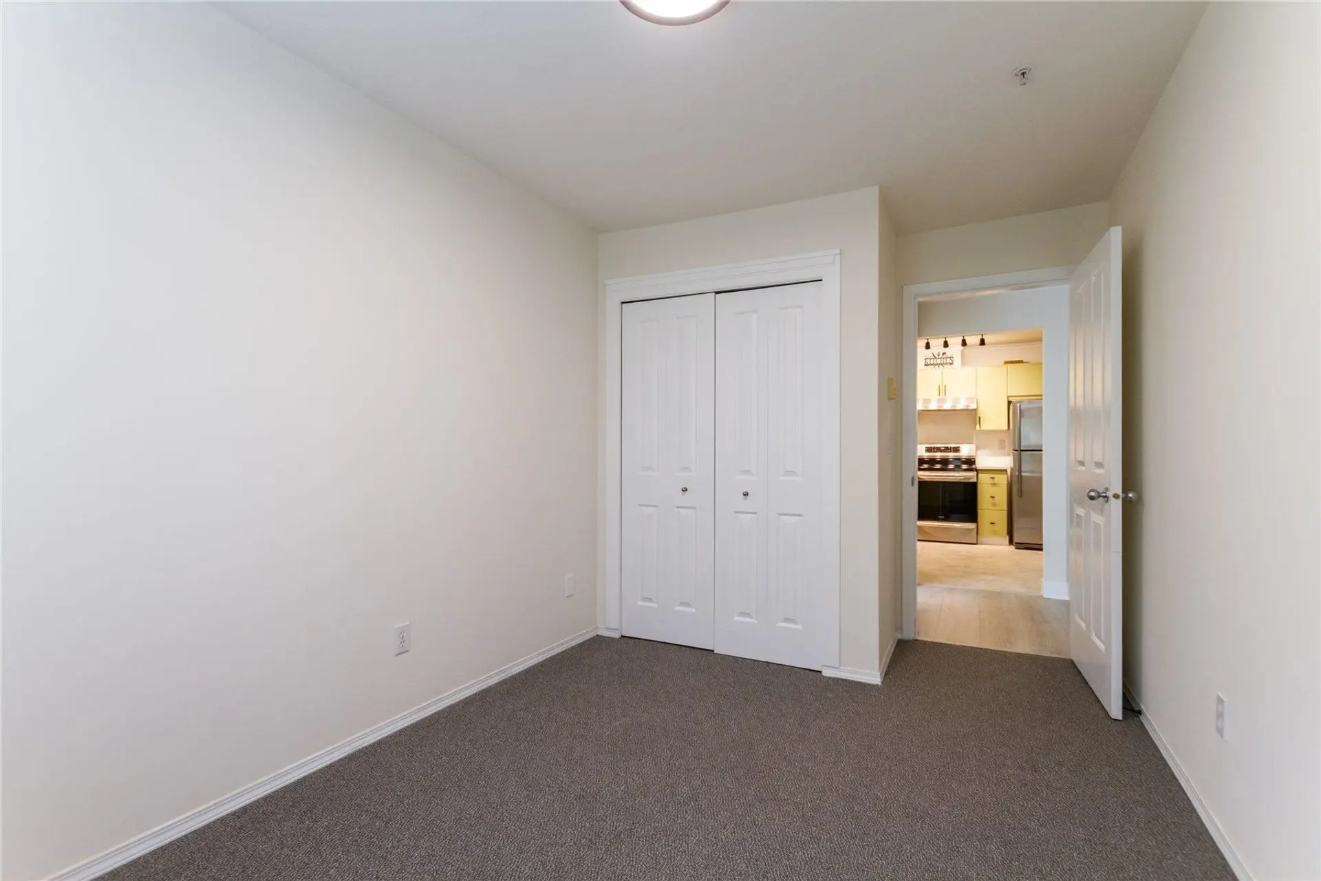 #206 10186 155 Street - Image 15
