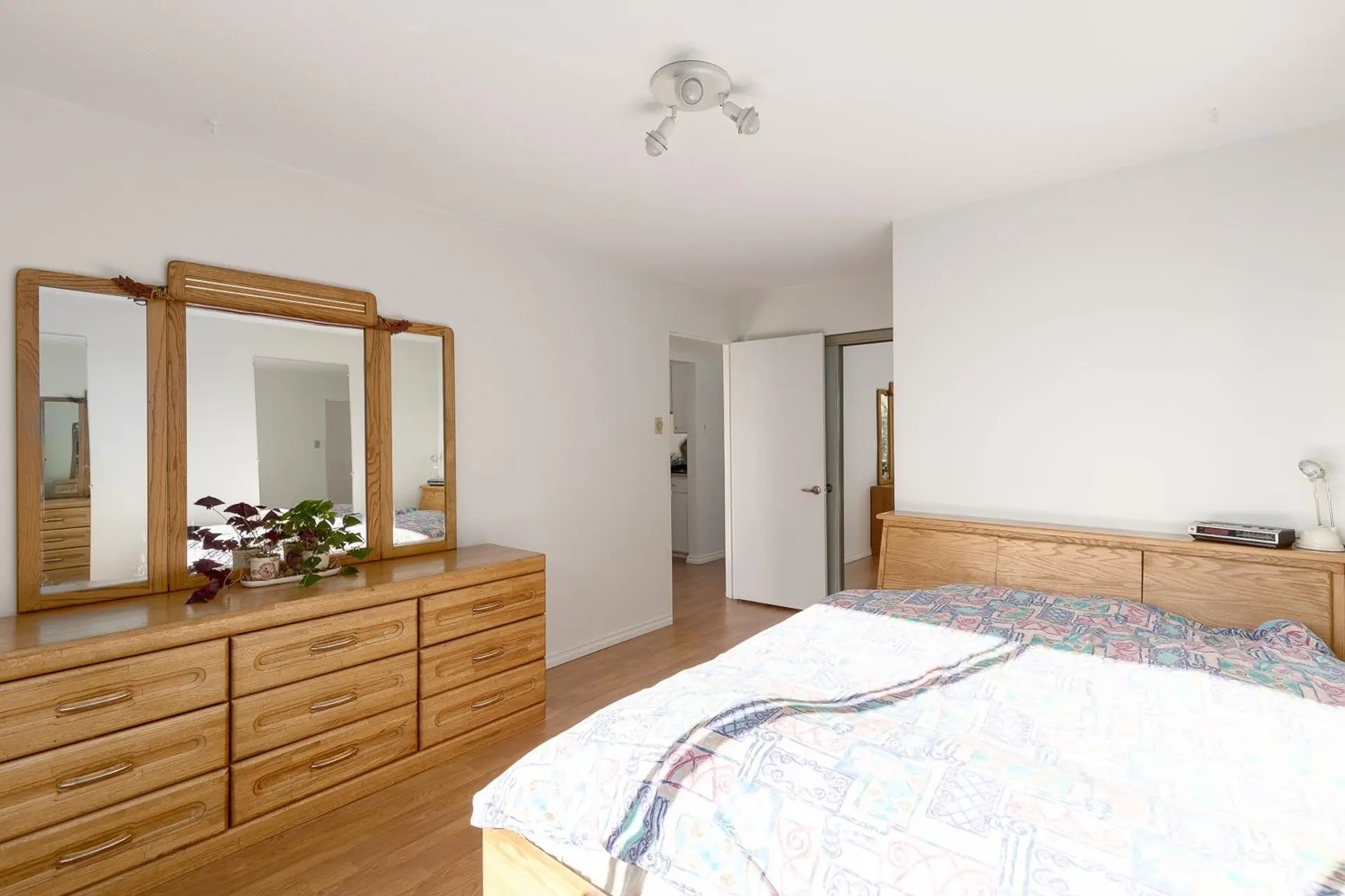 #116 1345 Chesterfield Avenue - Image 12