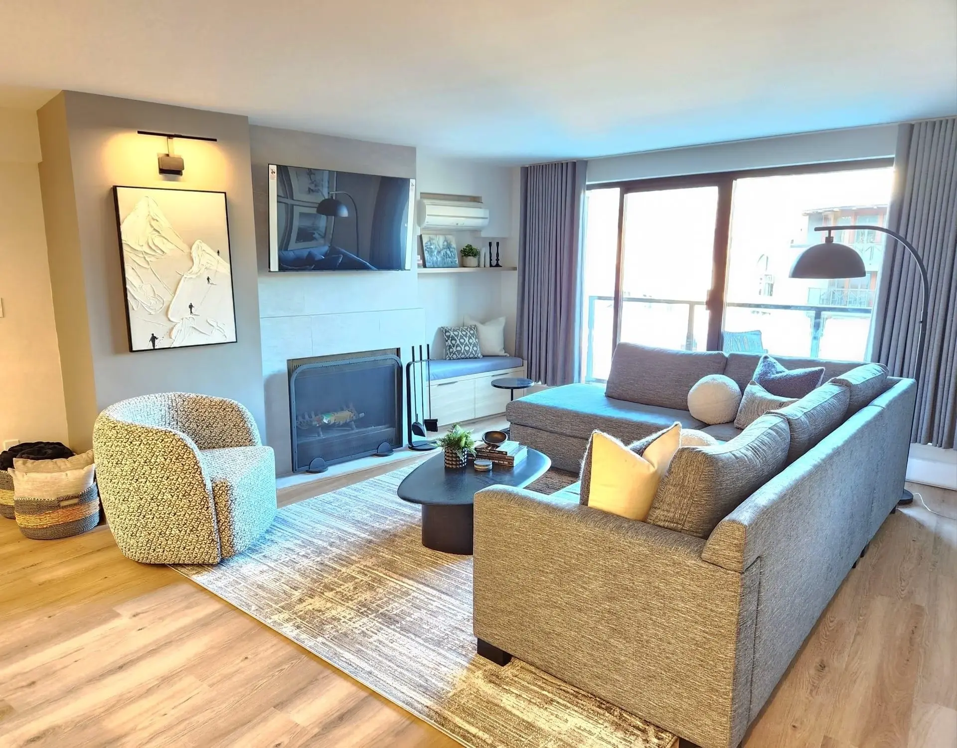 #307 4280 Mountain Square - Image 1