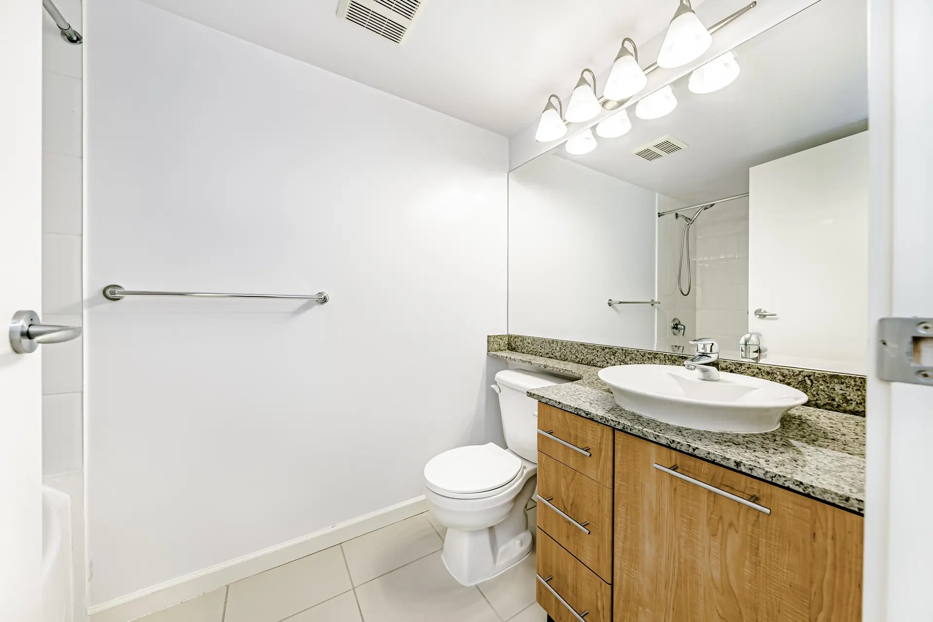 #721 7831 Westminster Highway - Image 9