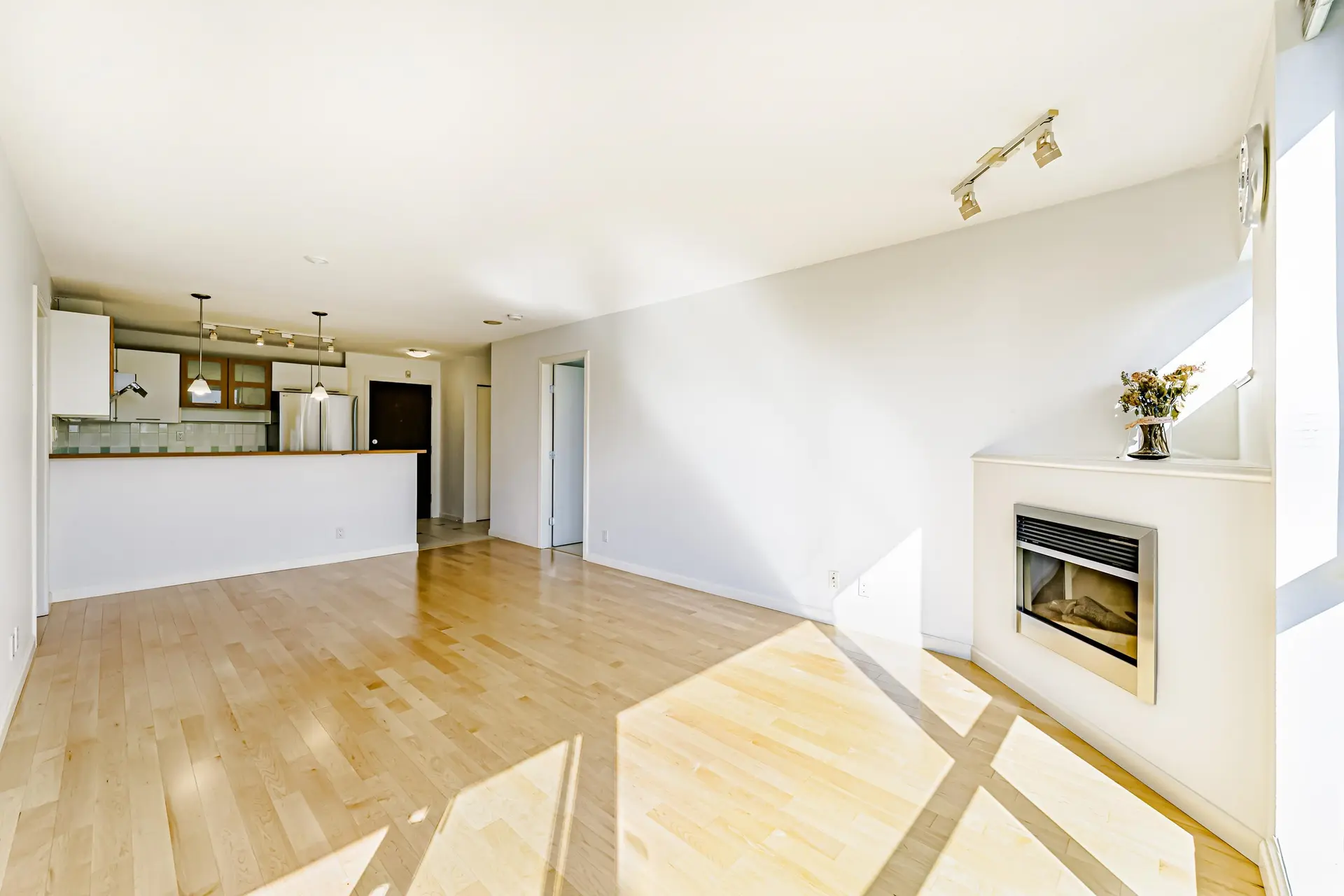#721 7831 Westminster Highway - Image 4