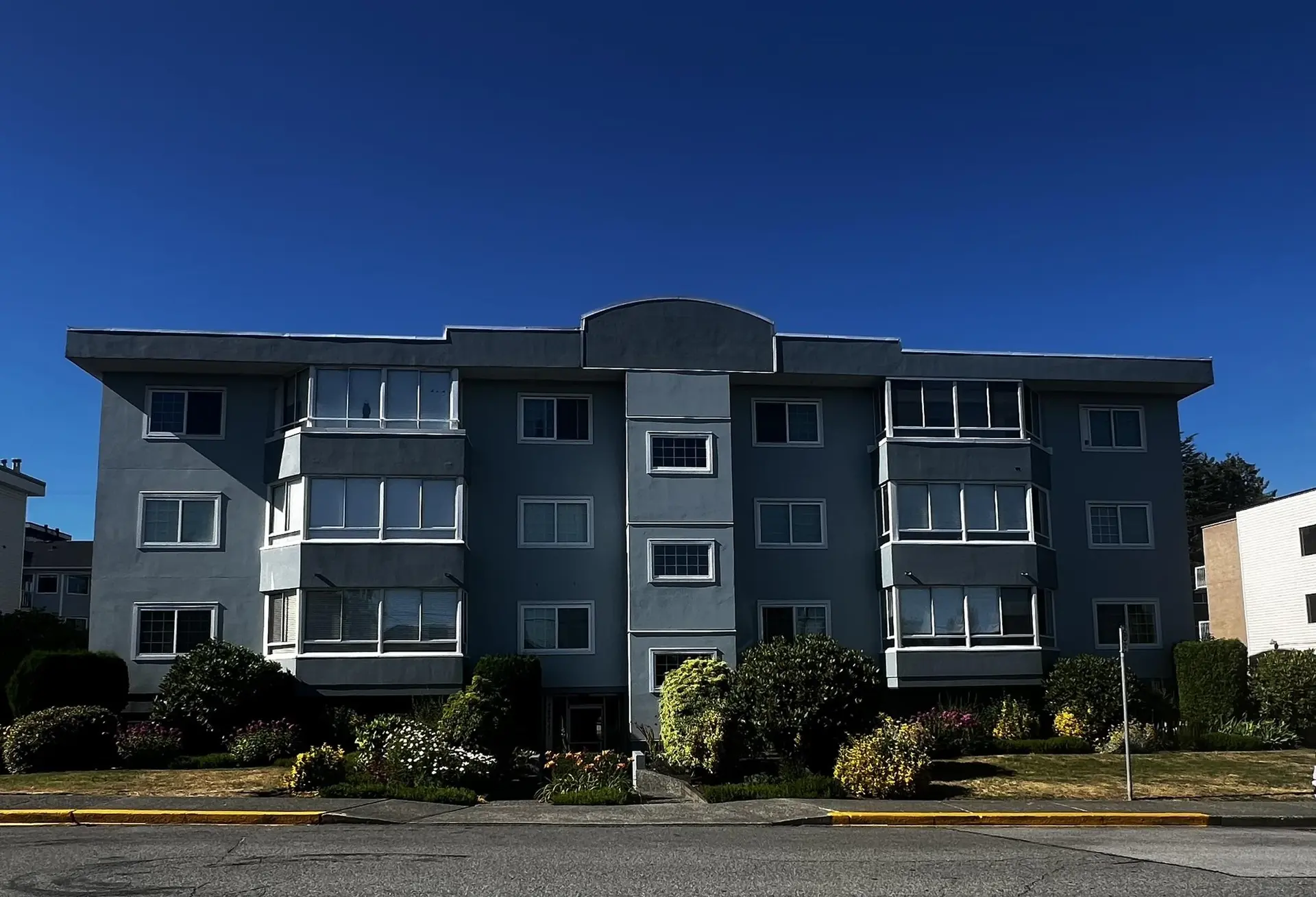 #101 22241 Selkirk Avenue - Image 2
