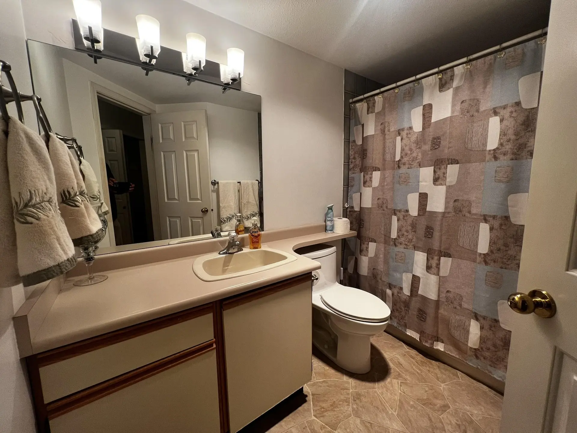 #101 22241 Selkirk Avenue - Image 11
