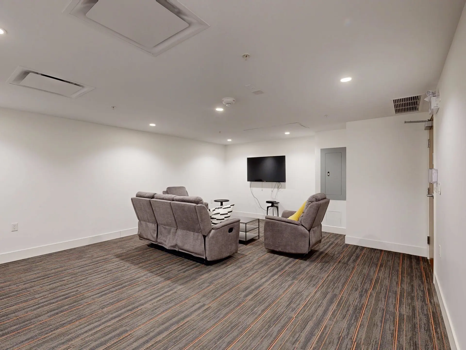 #1207 1708 Ontario Street - Image 14