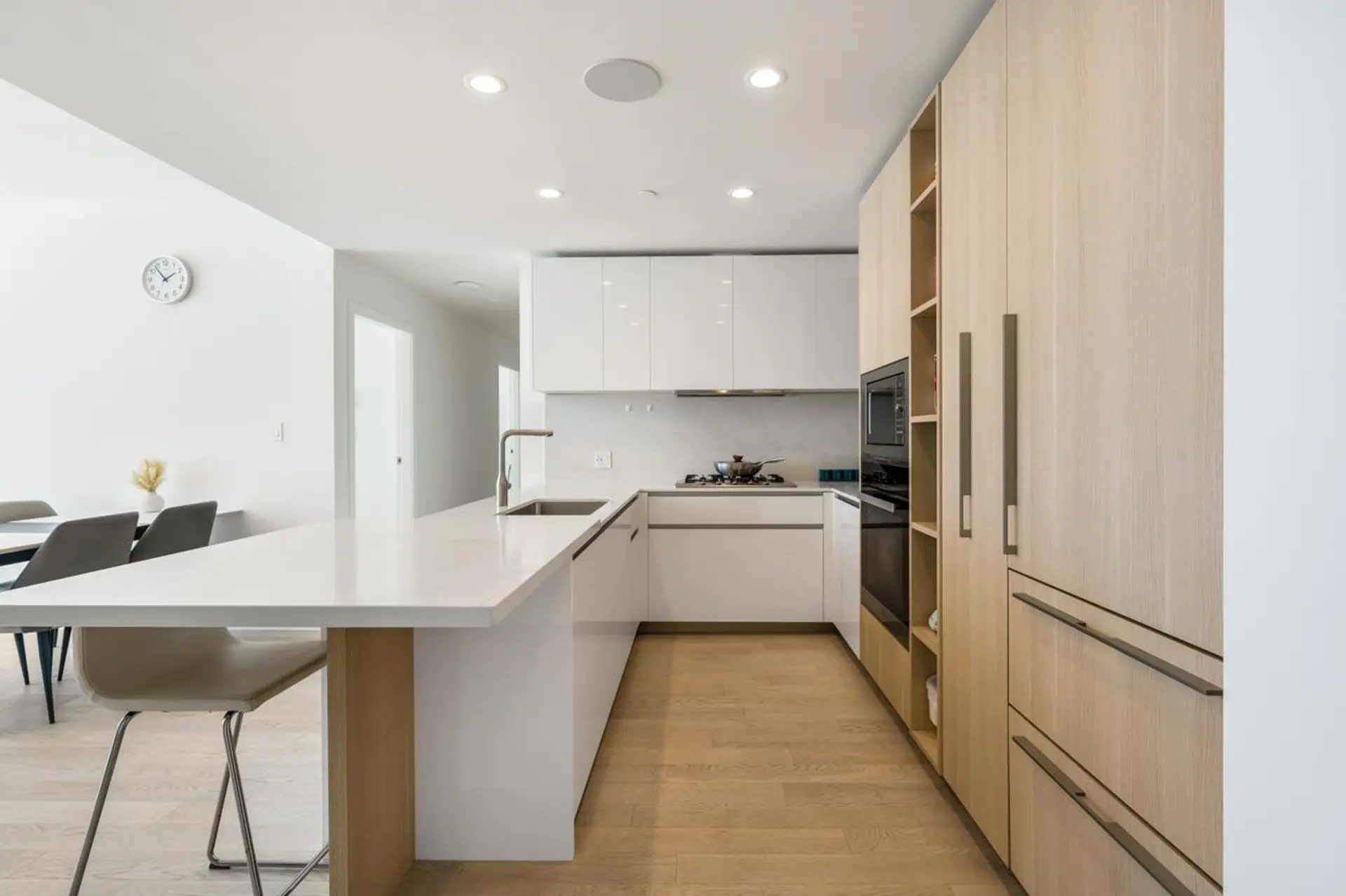 #417 6833 Pearson Way - Image 7