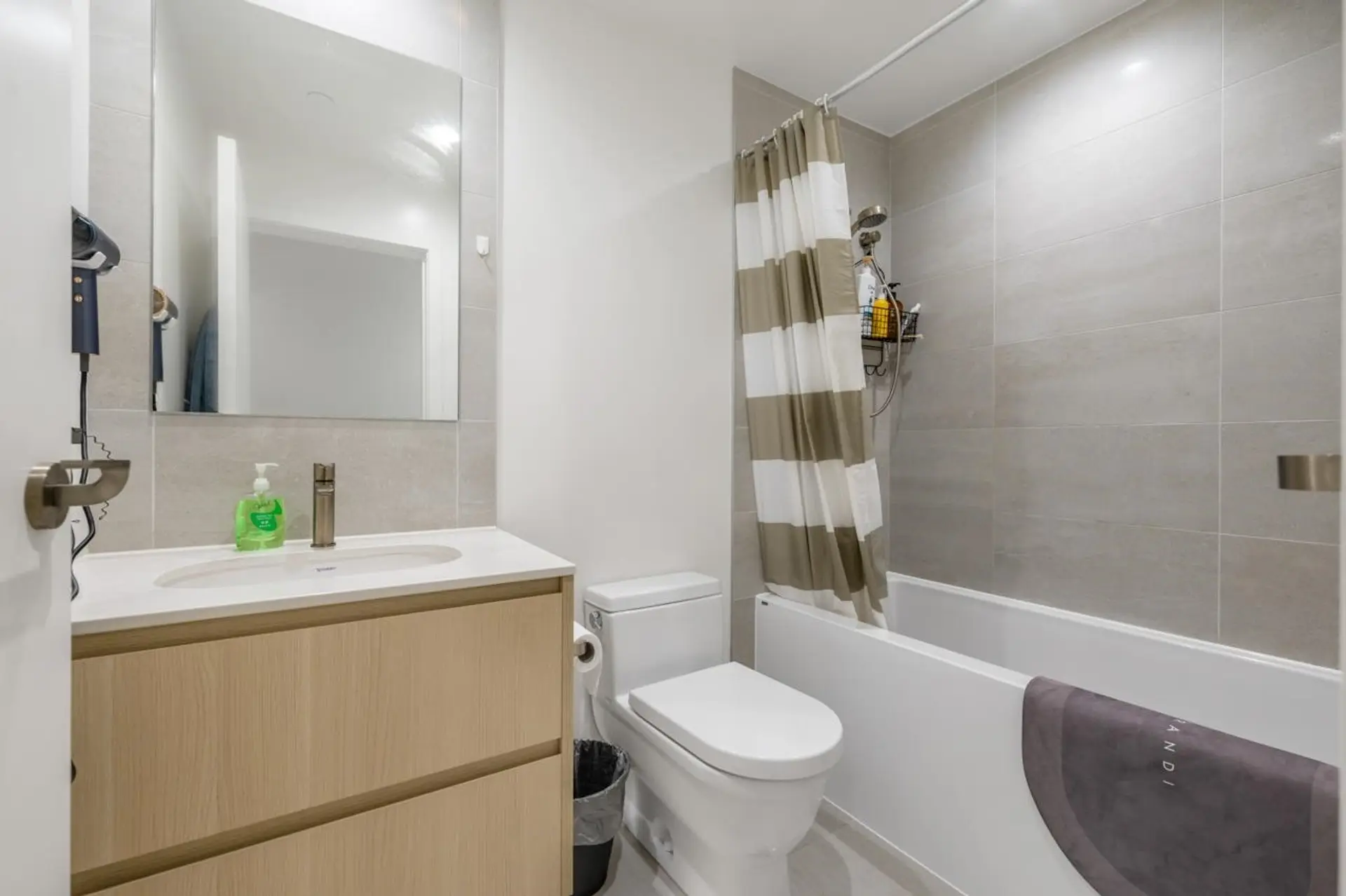 #417 6833 Pearson Way - Image 18