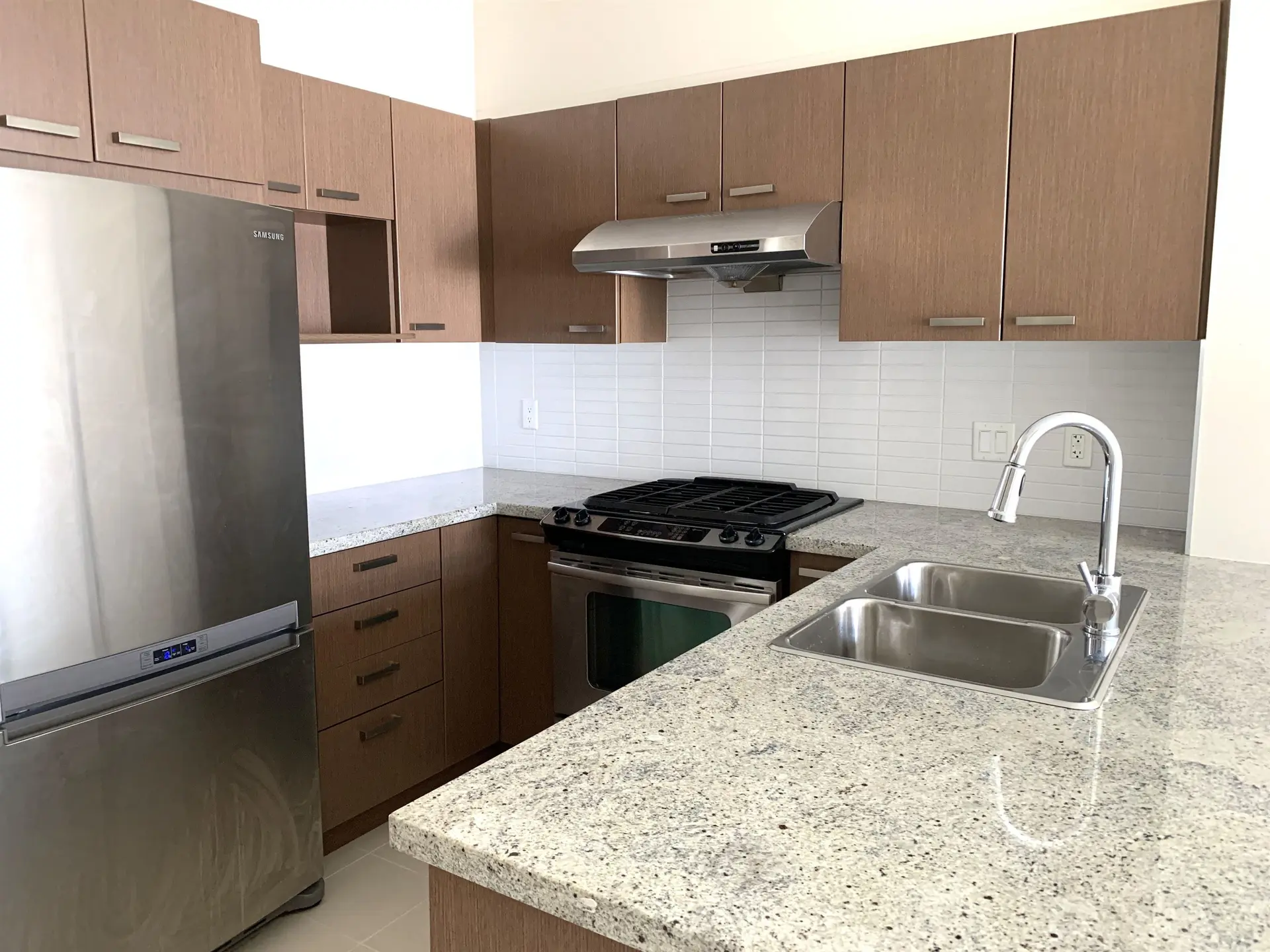 #415 9399 Tomicki Avenue - Image 5