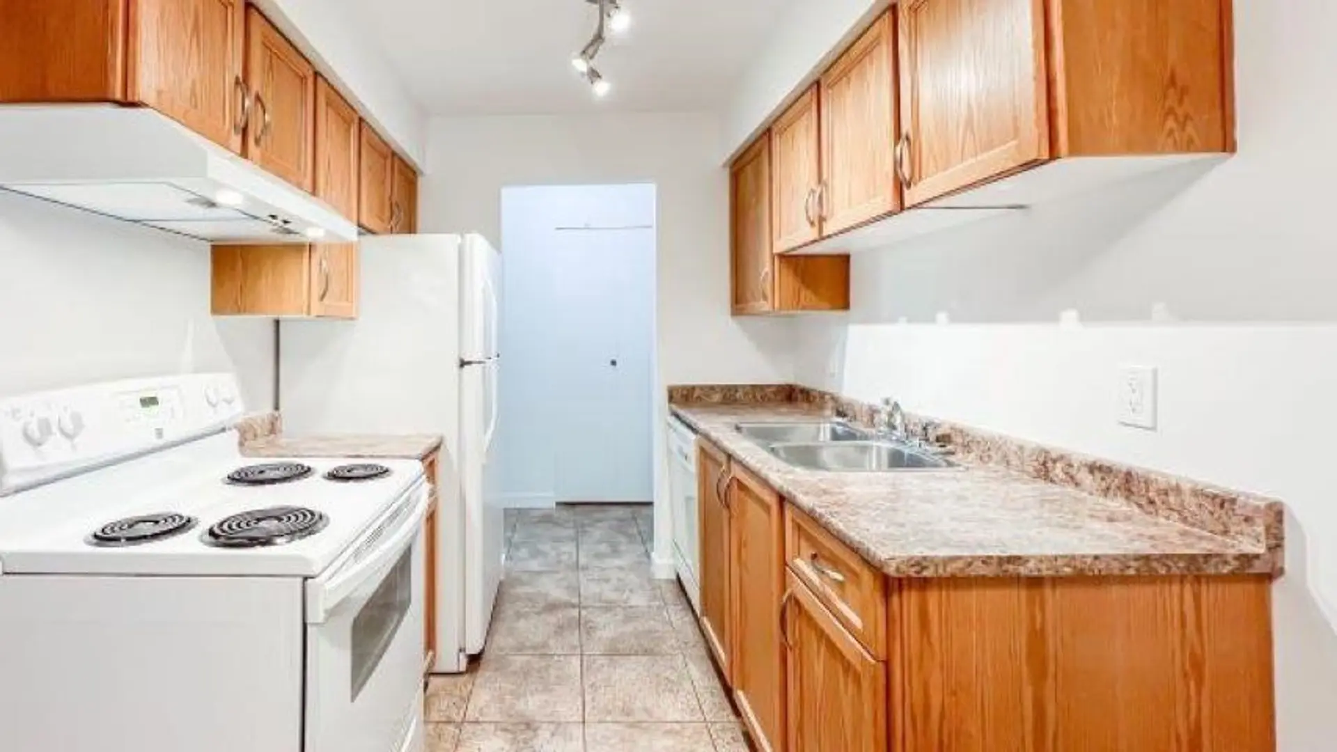 #212 1202 London Street - Image 3
