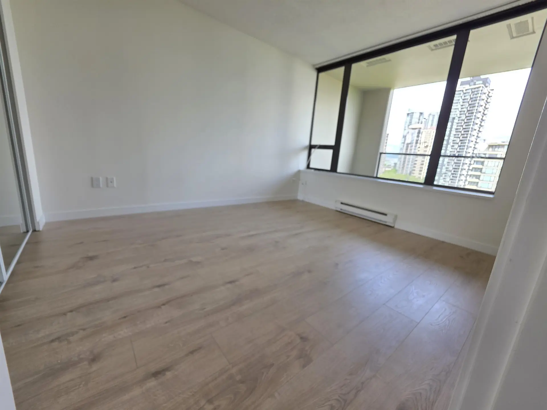 #1605 4118 Dawson Street - Image 6