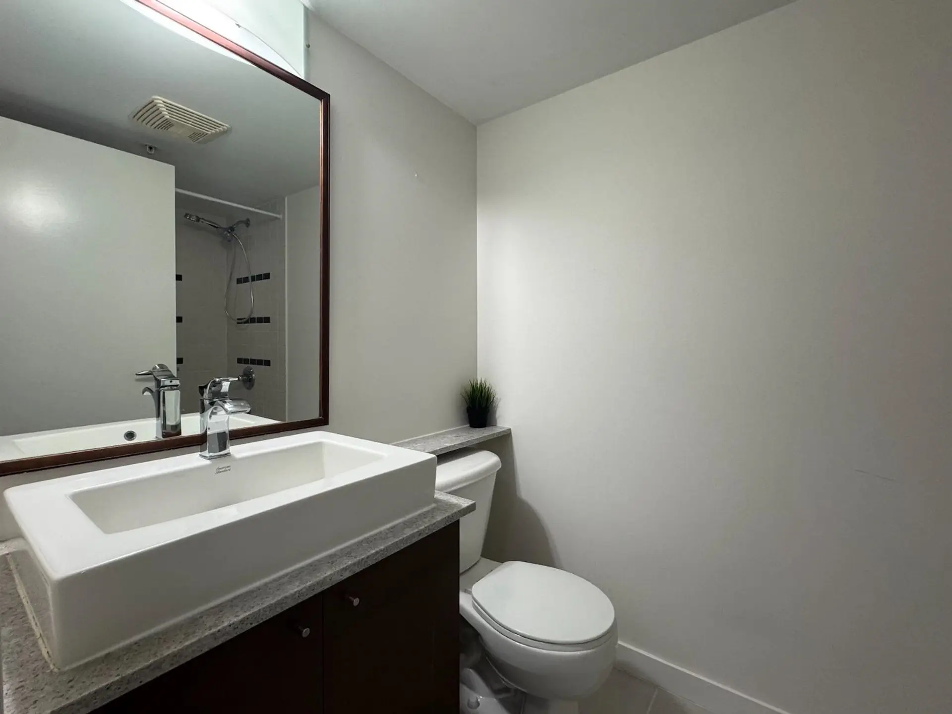 #1605 4118 Dawson Street - Image 12
