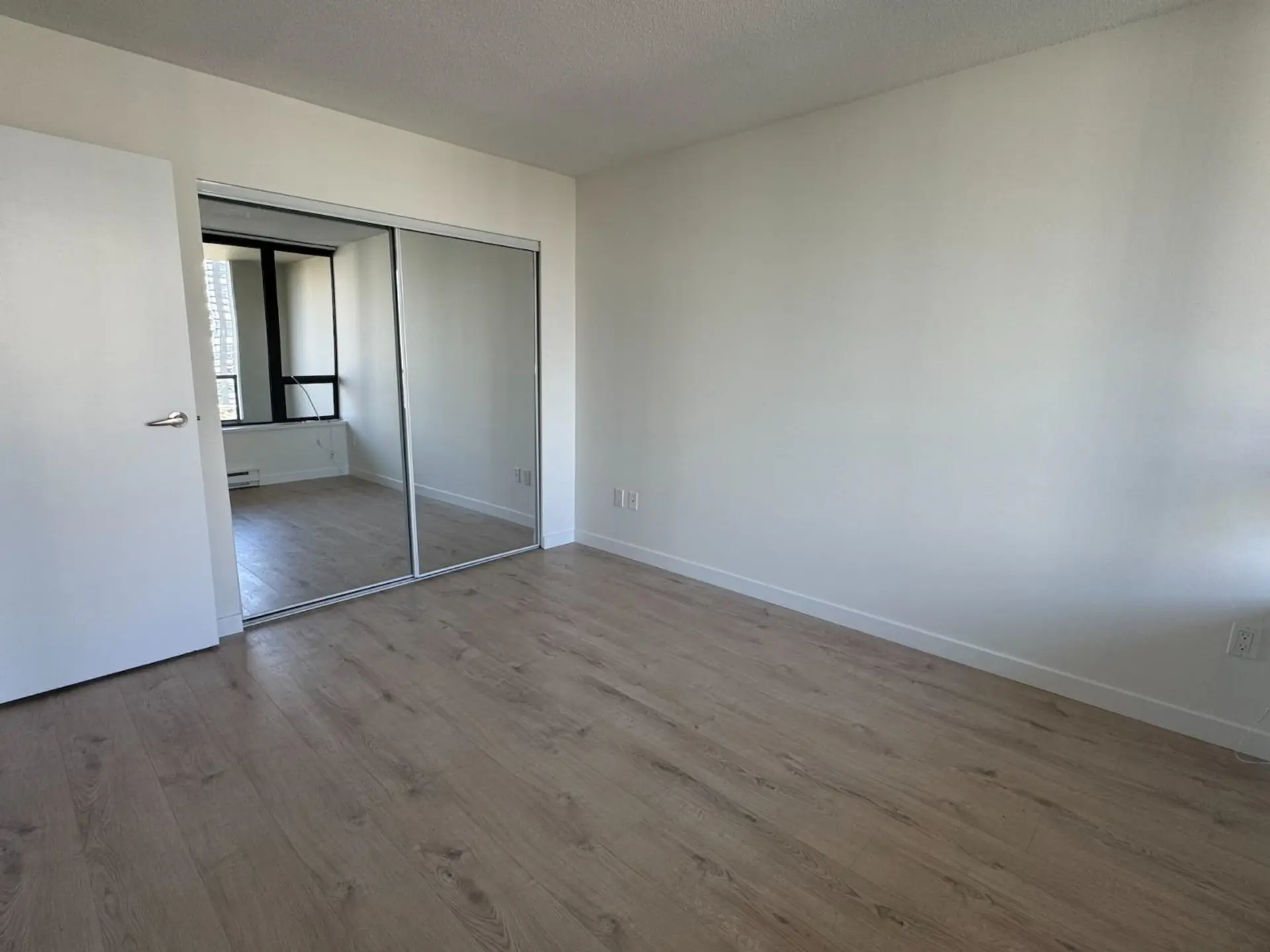 #1605 4118 Dawson Street - Image 7