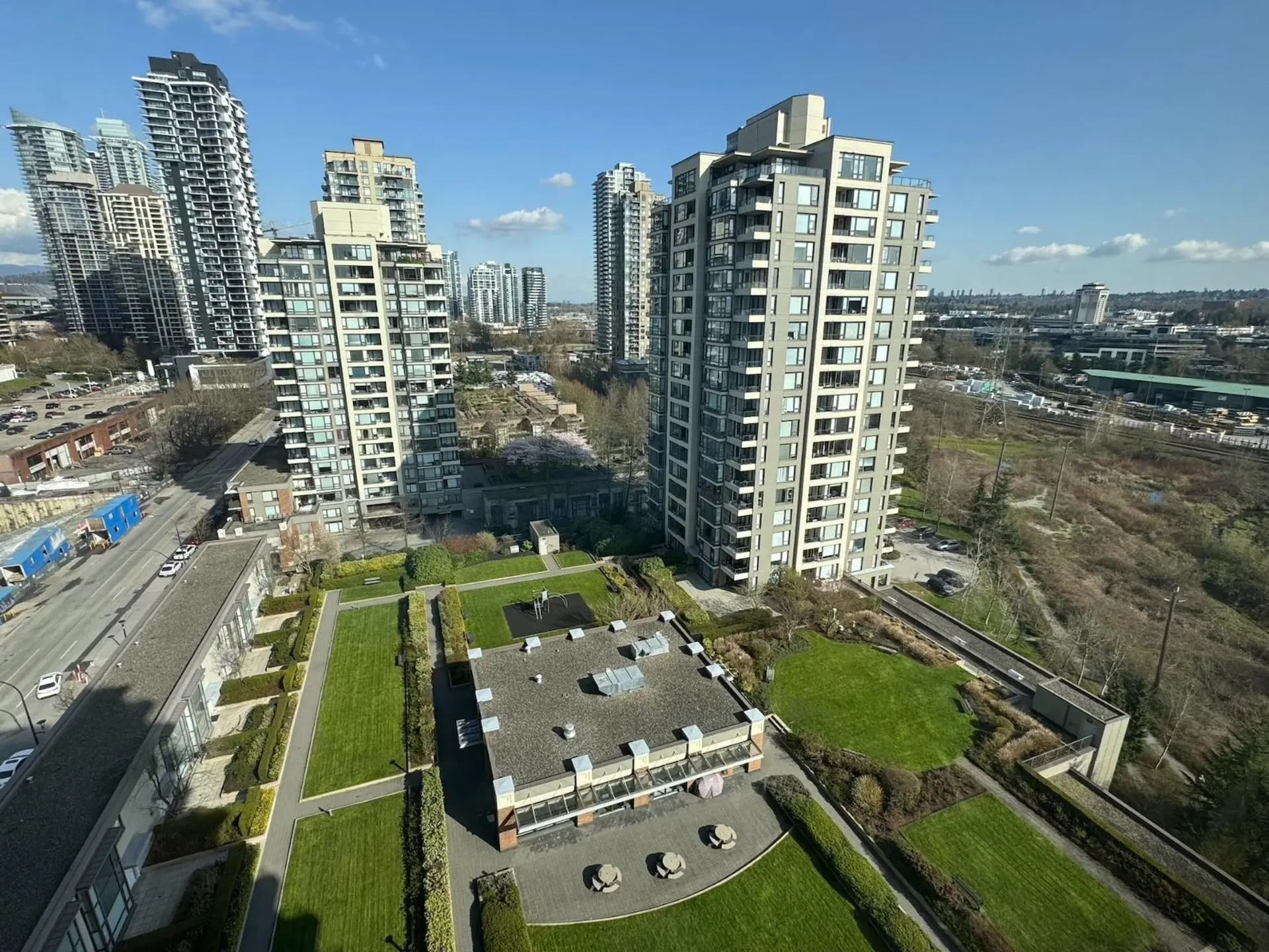 #1605 4118 Dawson Street - Image 1