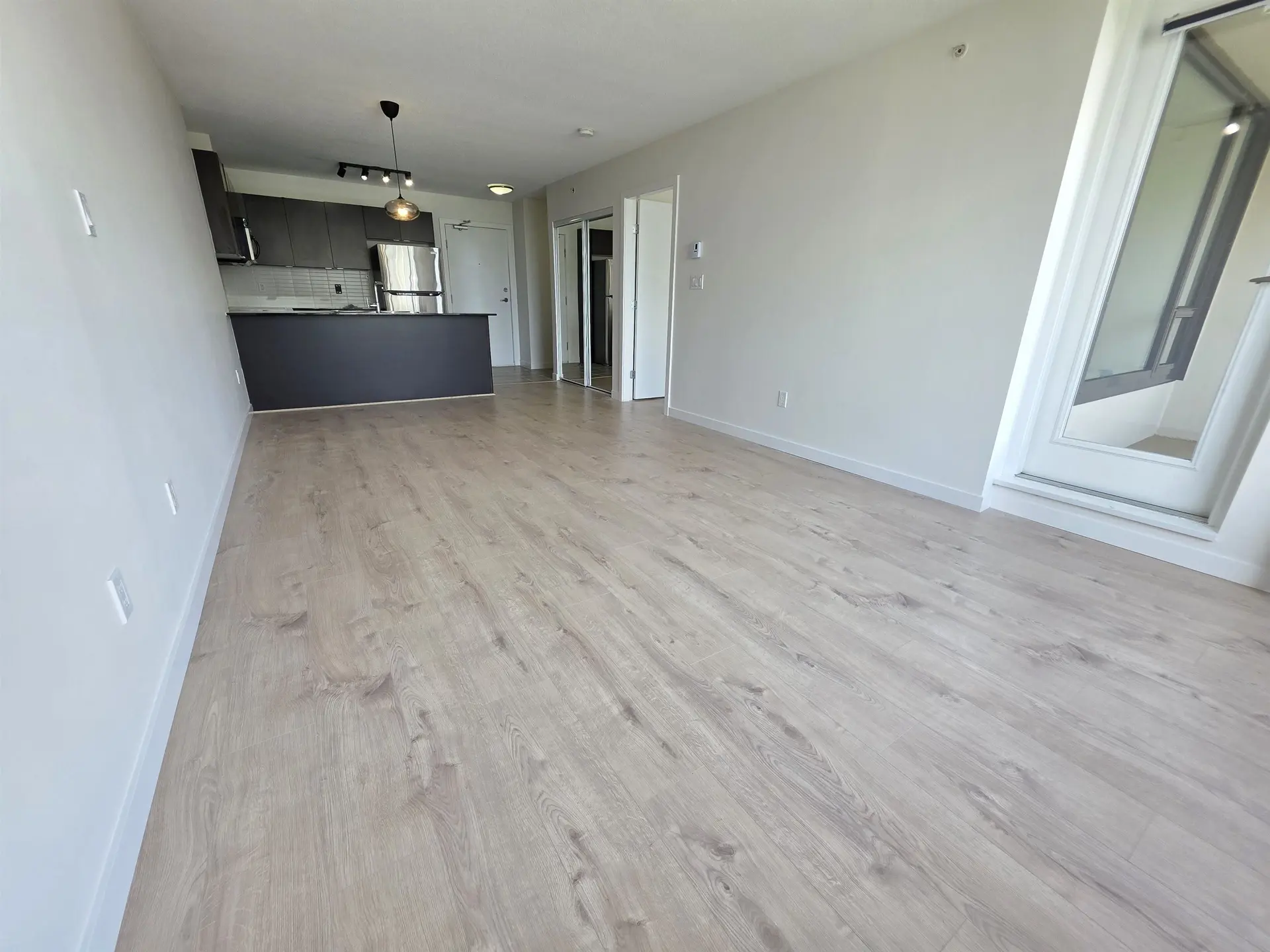 #1605 4118 Dawson Street - Image 5