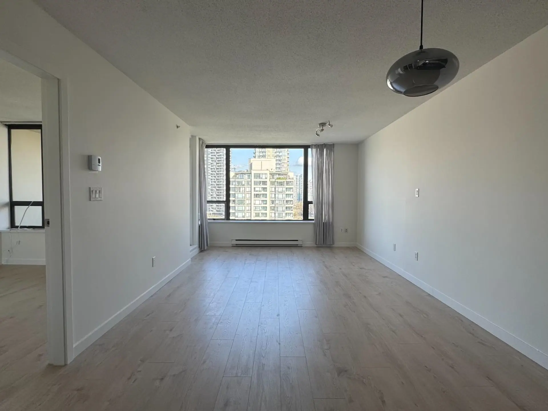 #1605 4118 Dawson Street - Image 4