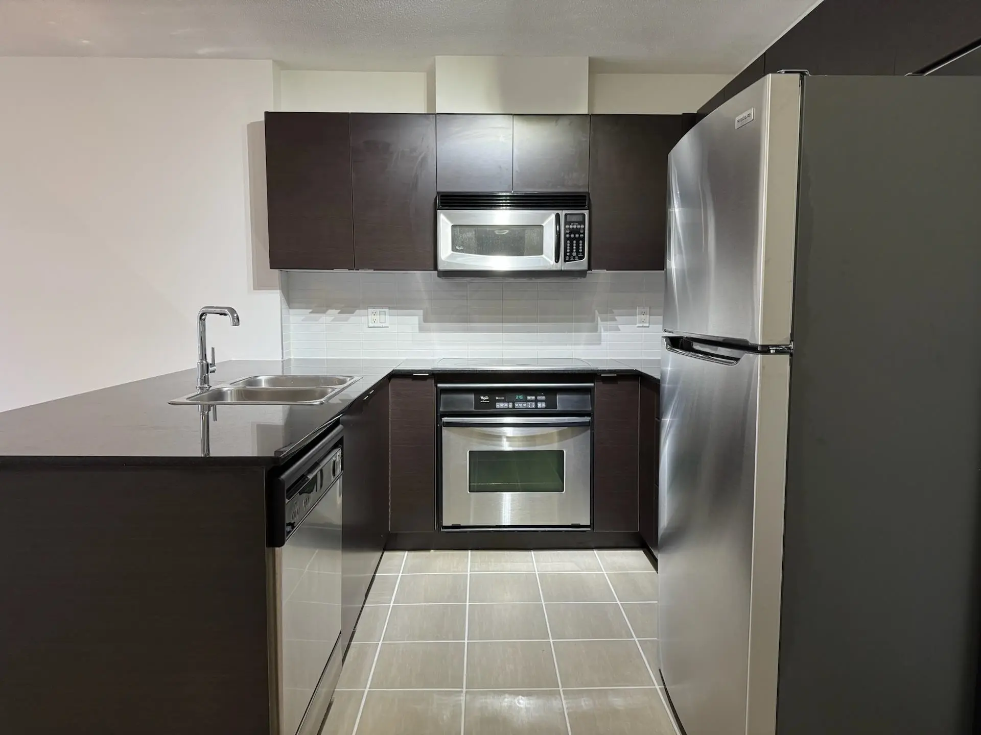 #1605 4118 Dawson Street - Image 8
