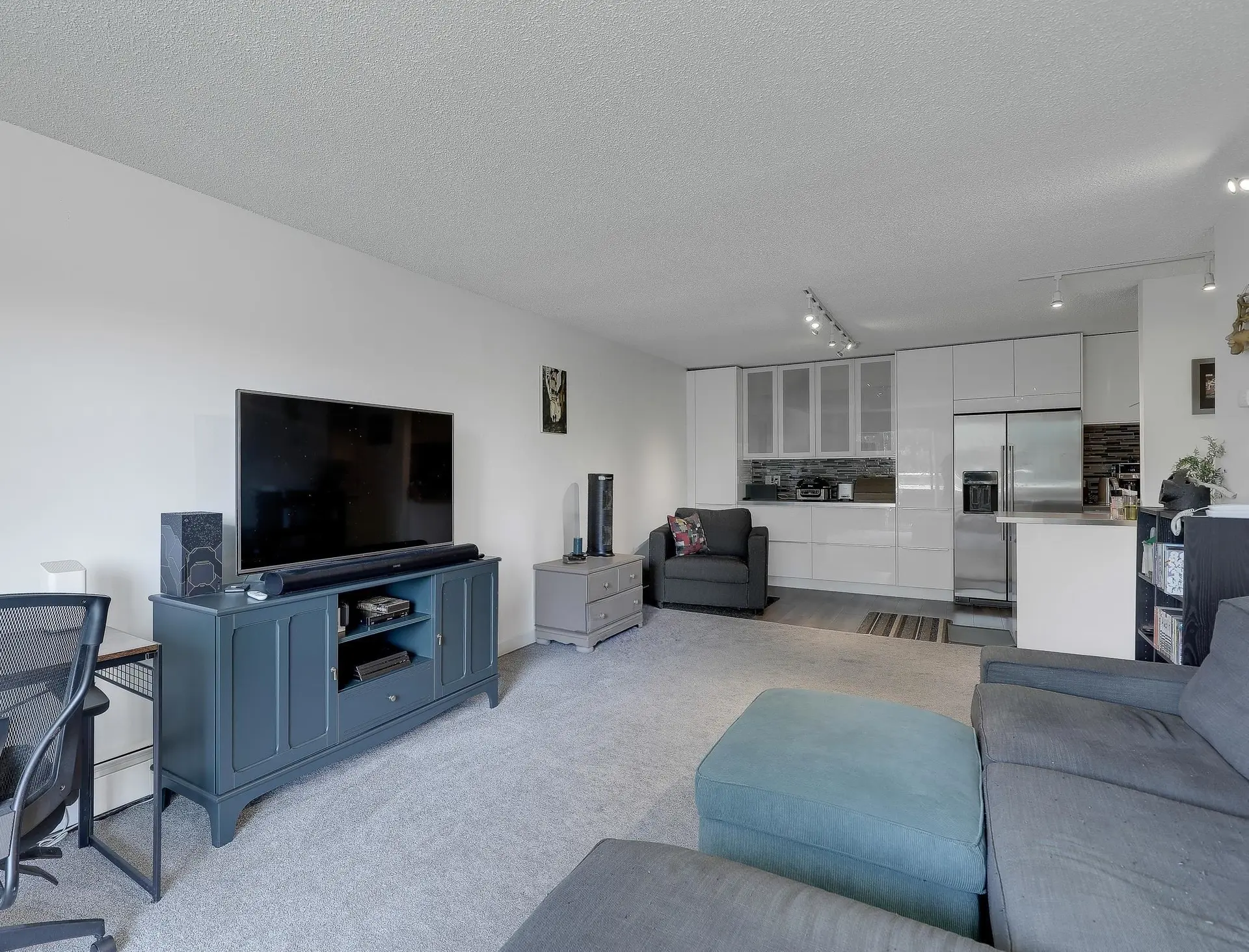 #503 250 W 1st Street - Image 8