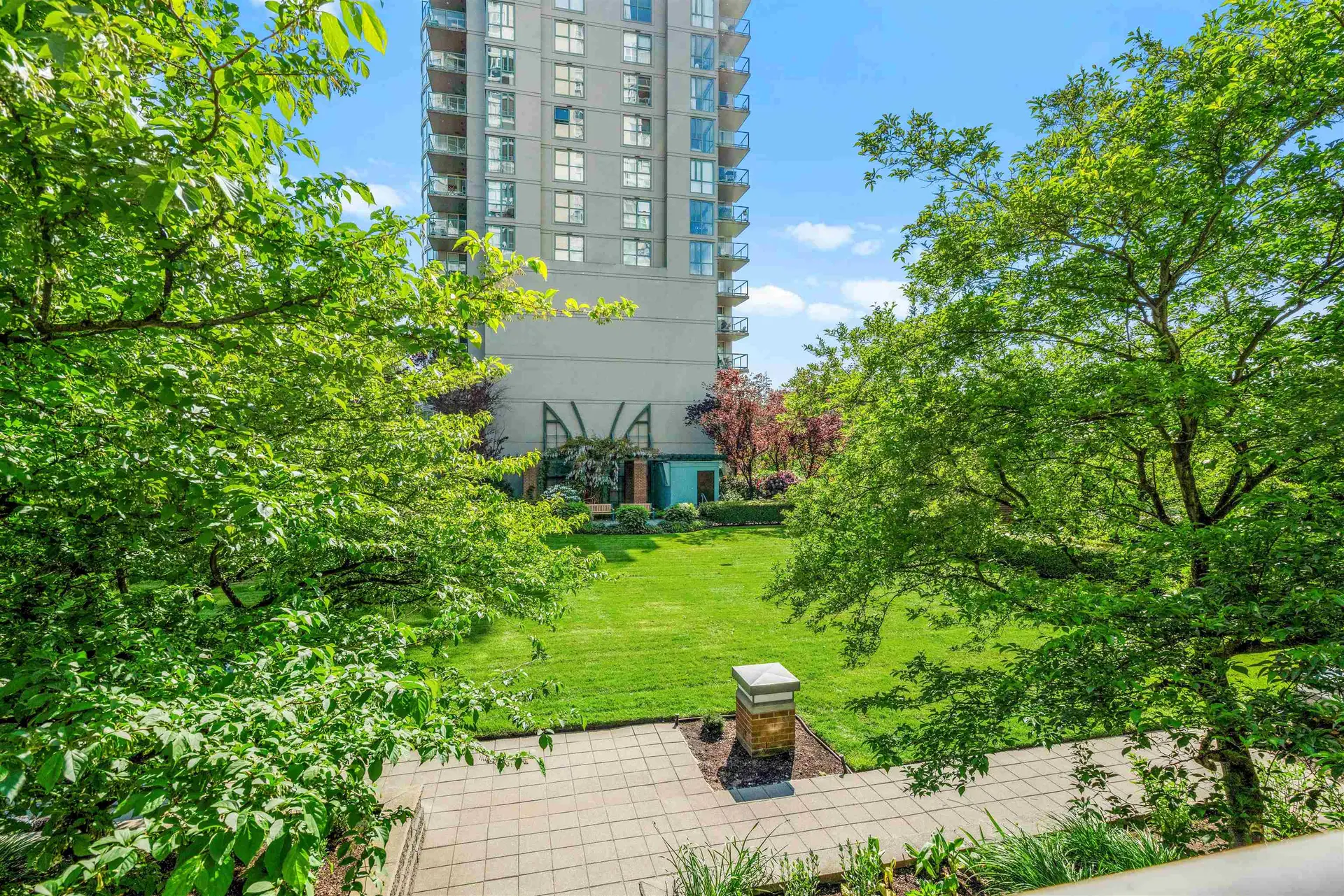 #202 235 Guildford Way - Image 12