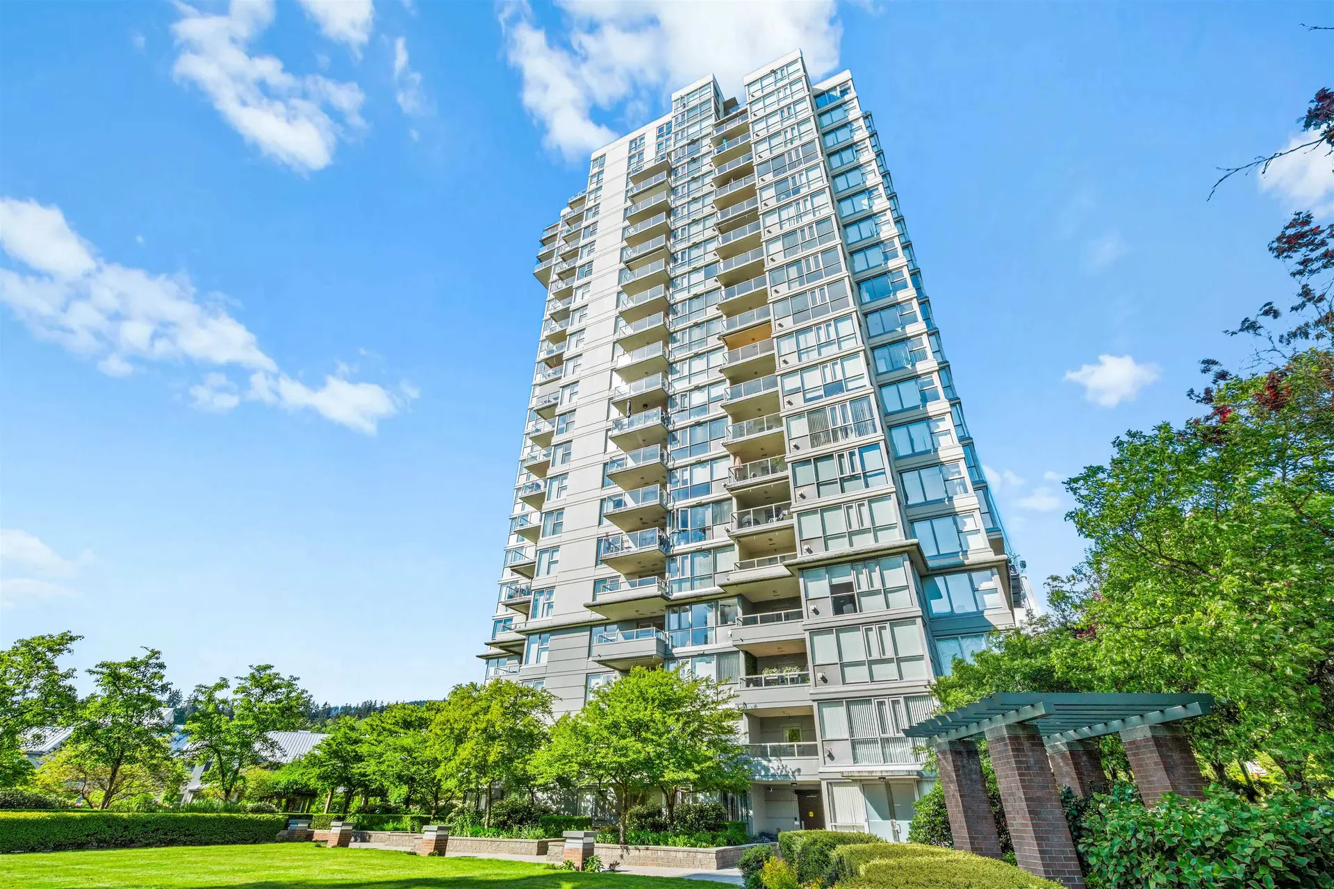 #202 235 Guildford Way - Image 1