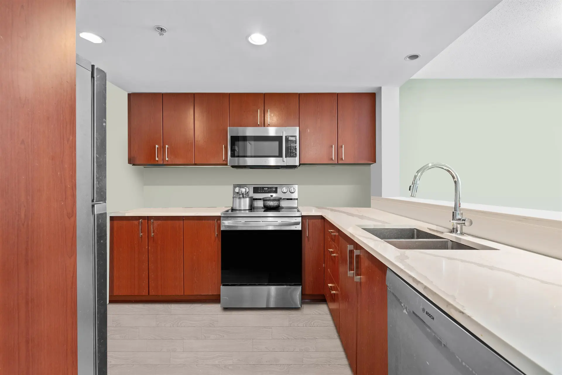 #202 235 Guildford Way - Image 4