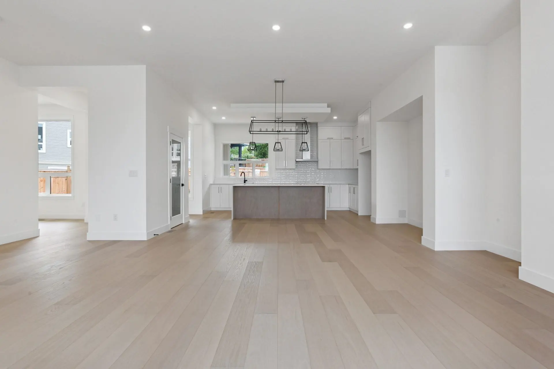 10125 Elderberry Crescent - Image 6