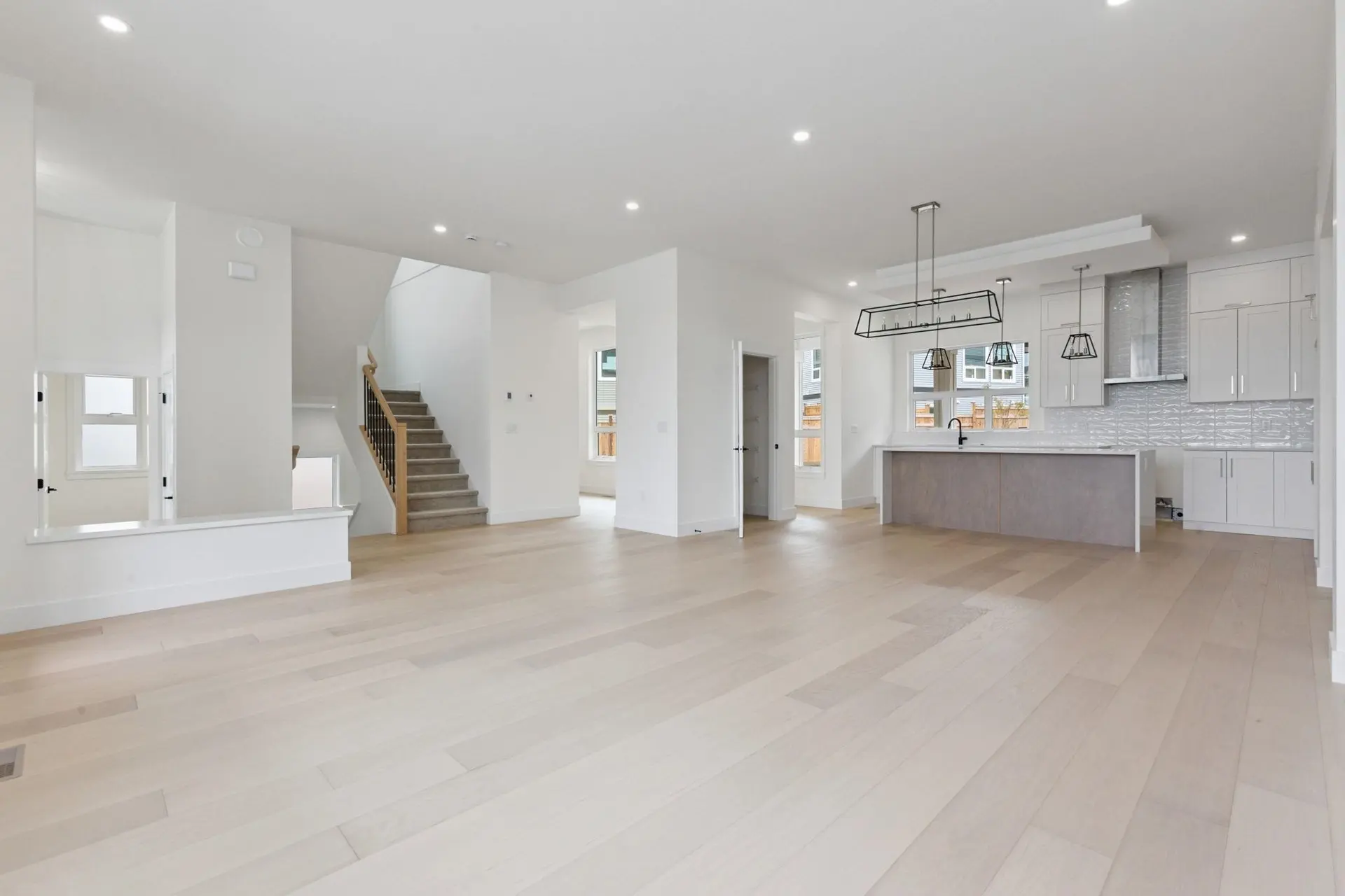 10125 Elderberry Crescent - Image 4