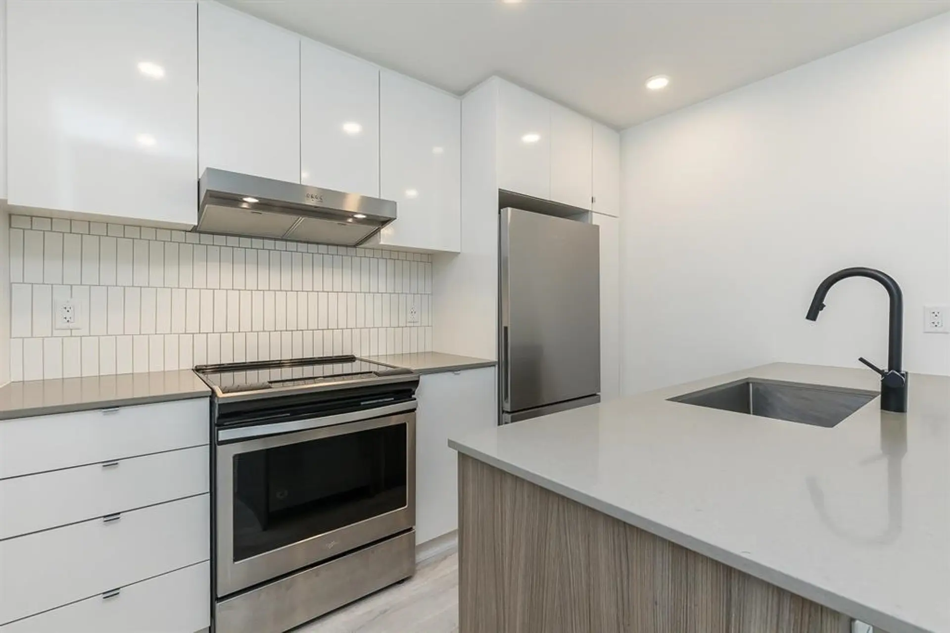 Property at #606 32828 LANDEAU PLACE, Abbotsford, BC