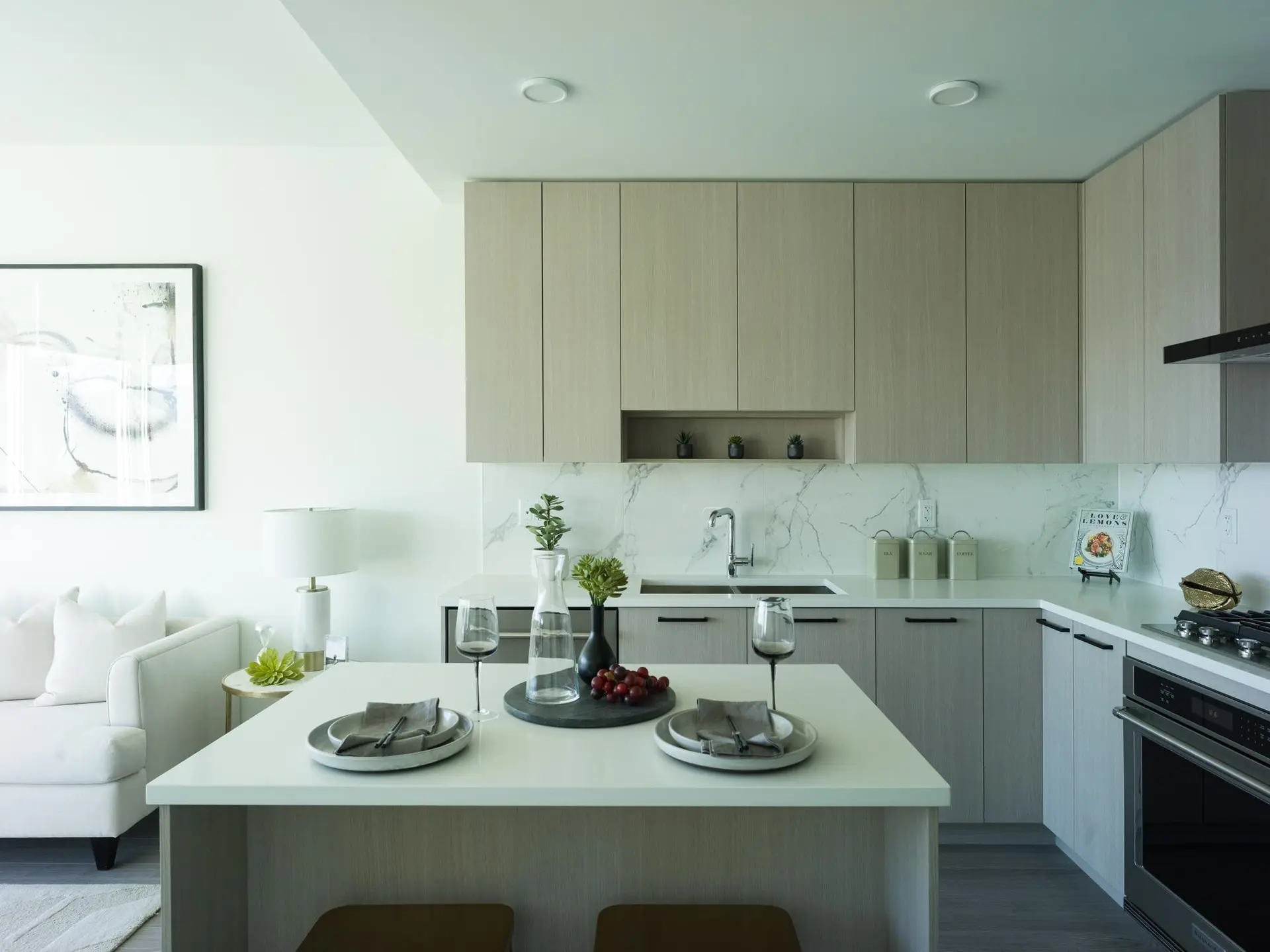 #2007 555 Sydney Avenue - Image 2