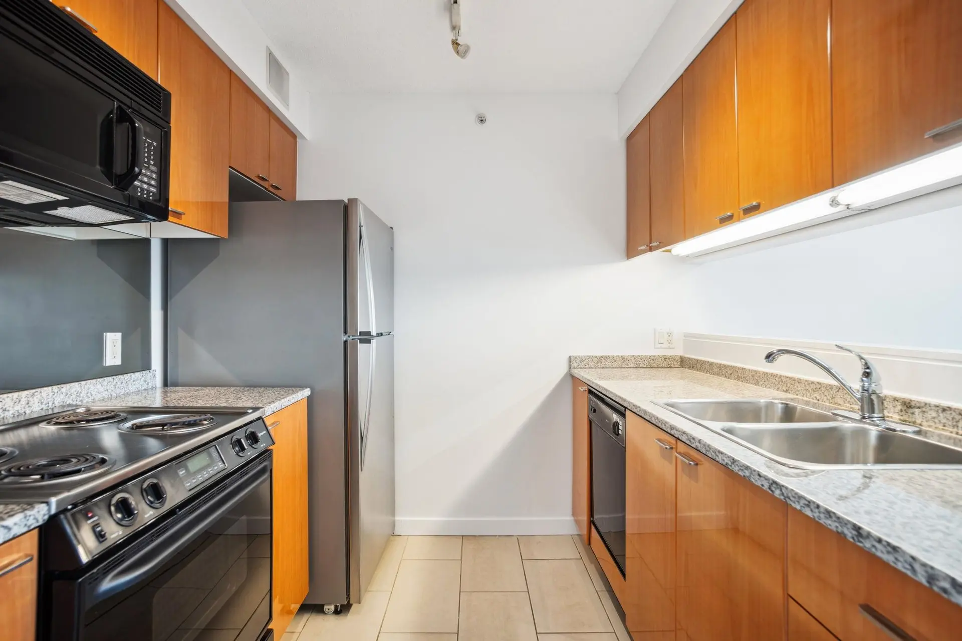 #2503 1288 W Georgia Street - Image 3
