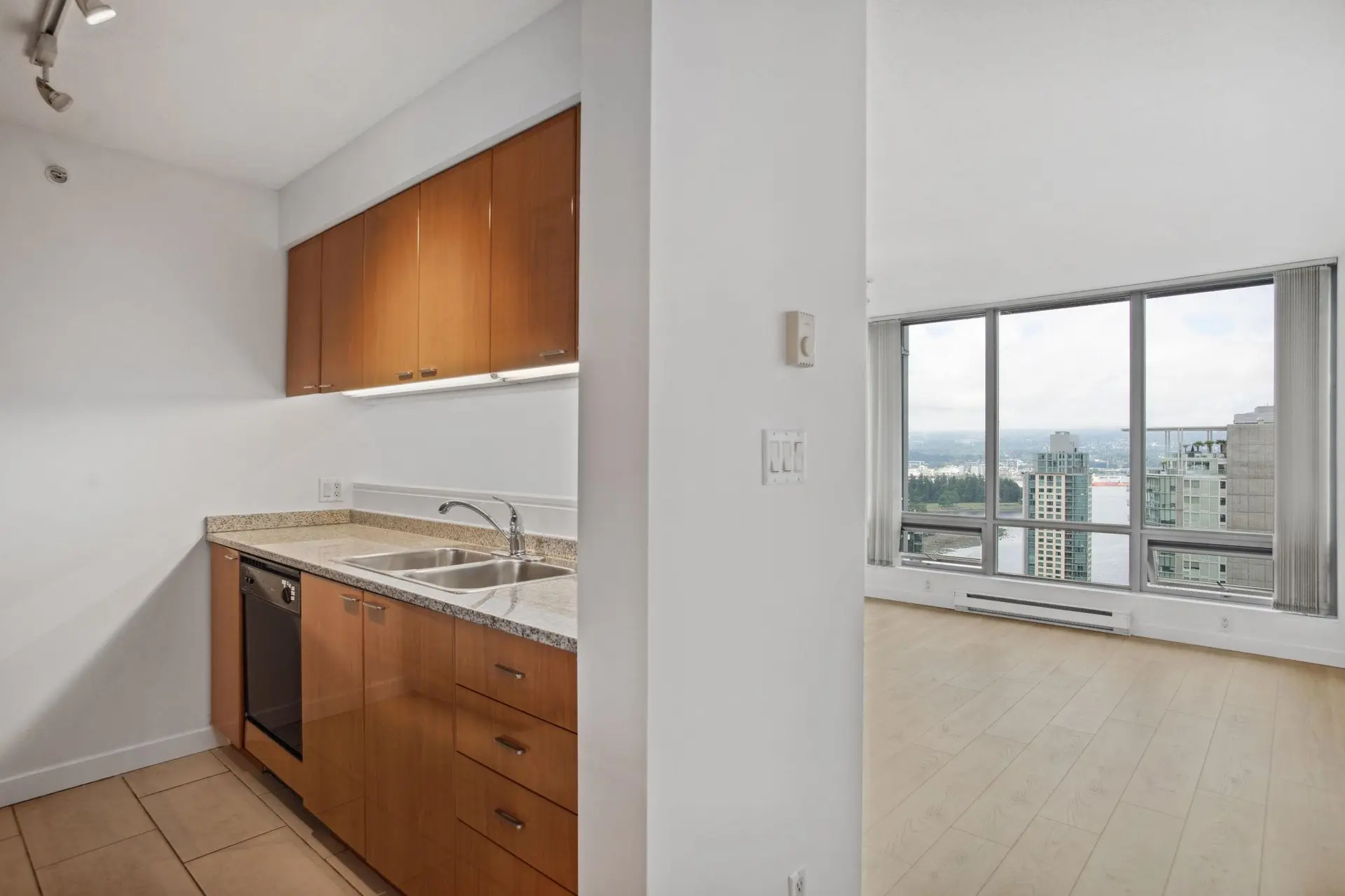 #2503 1288 W Georgia Street - Image 4
