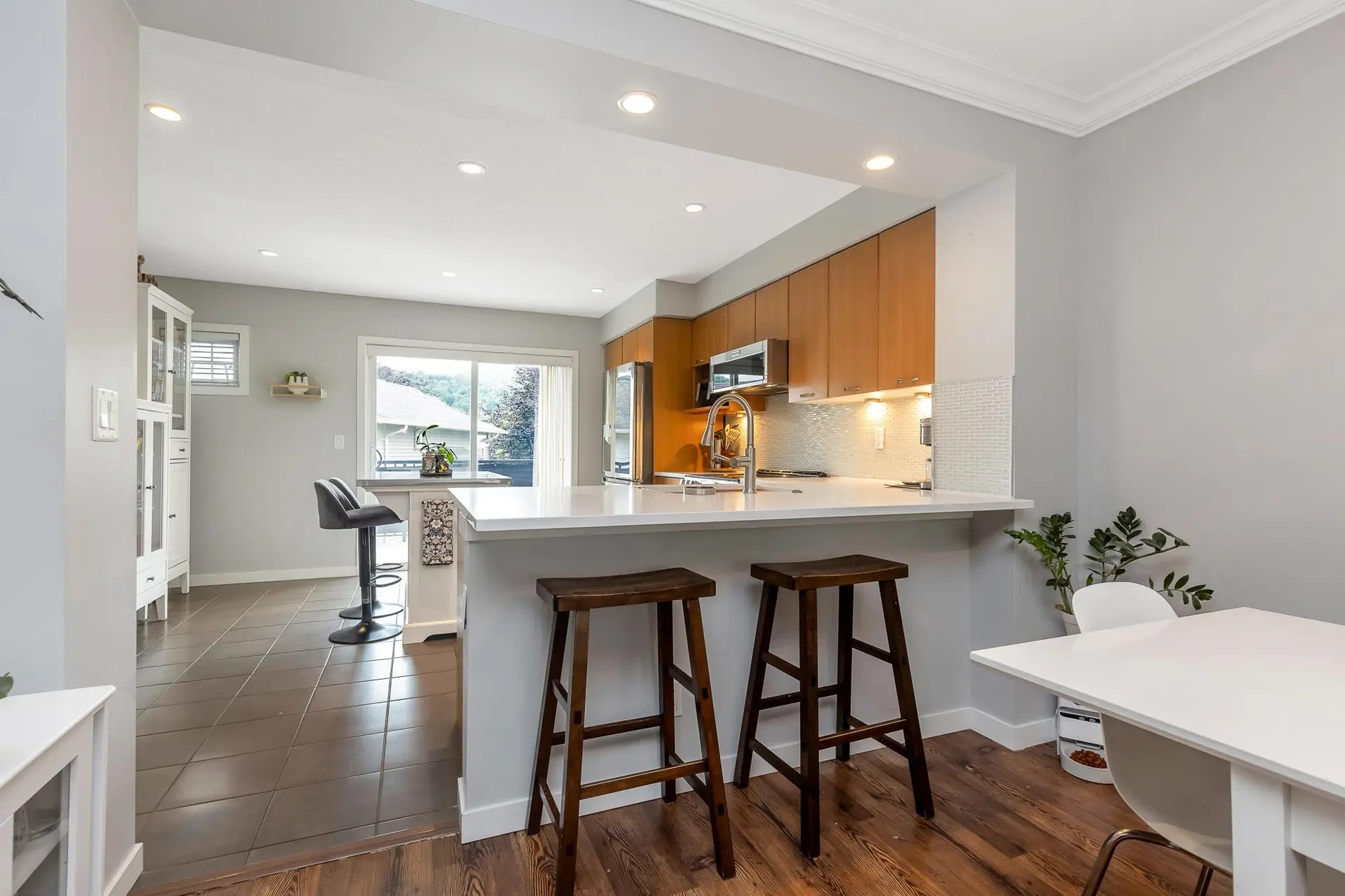 #60 4401 Blauson Boulevard - Image 3