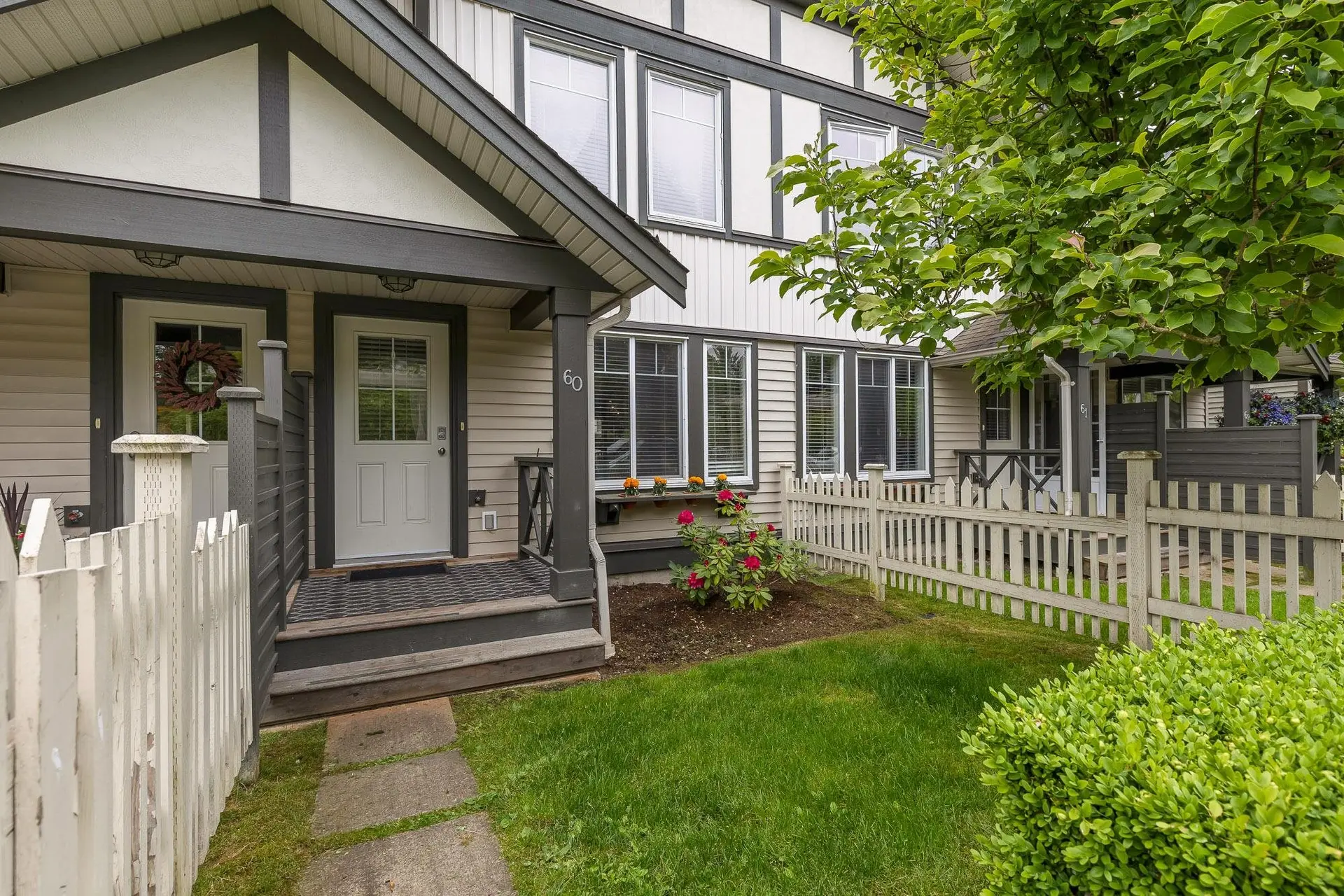 #60 4401 Blauson Boulevard - Image 1