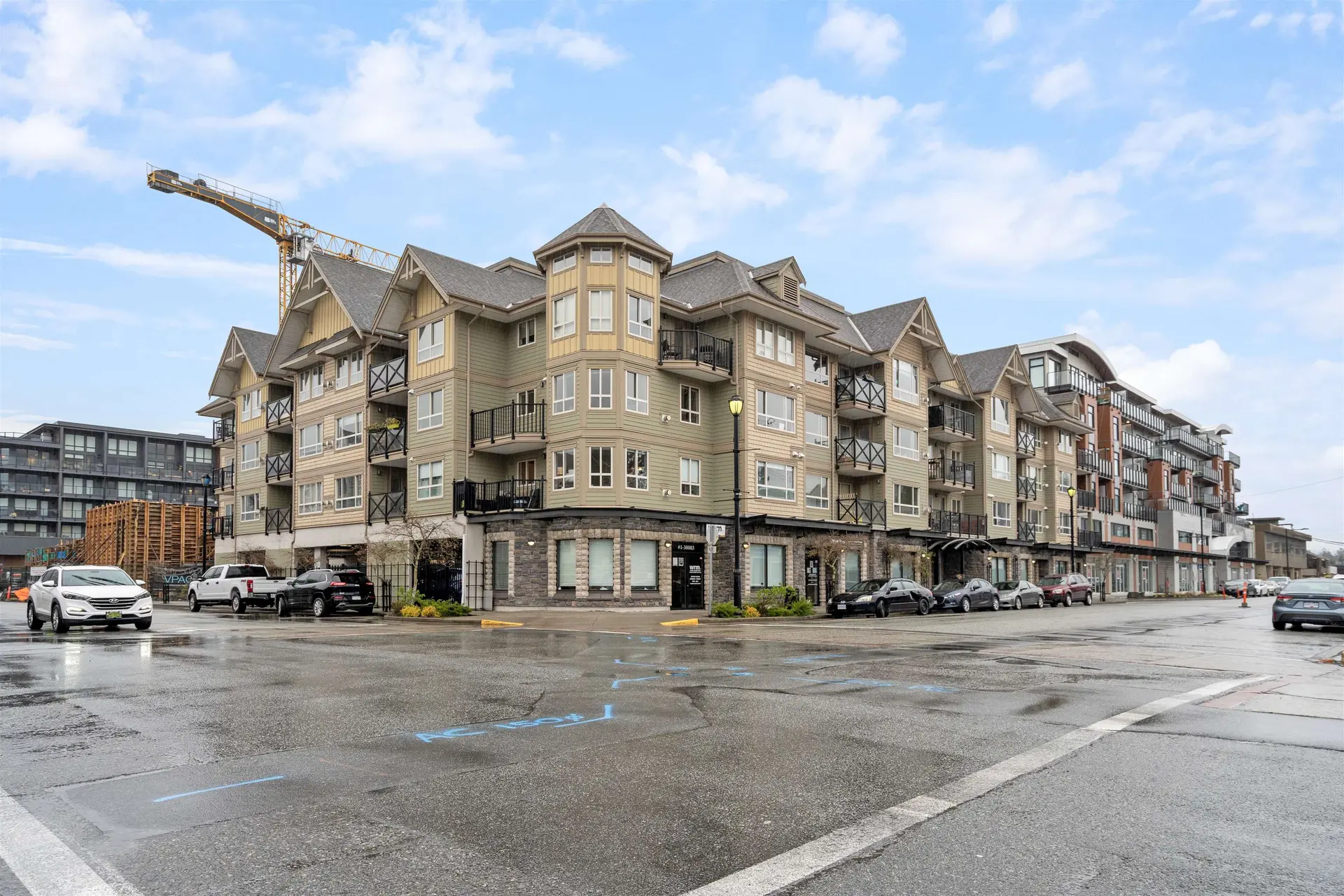 #202 38003 Second Avenue - Image 2