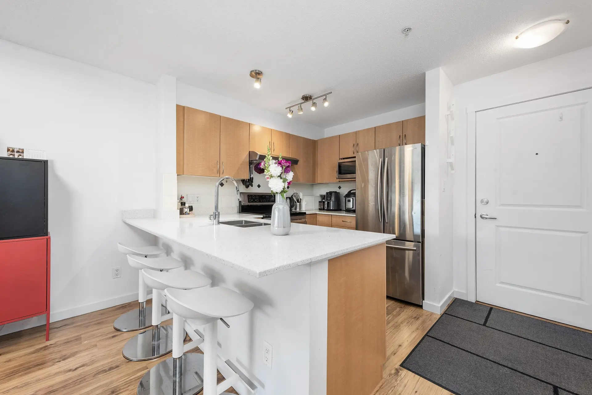 #202 38003 Second Avenue - Image 5