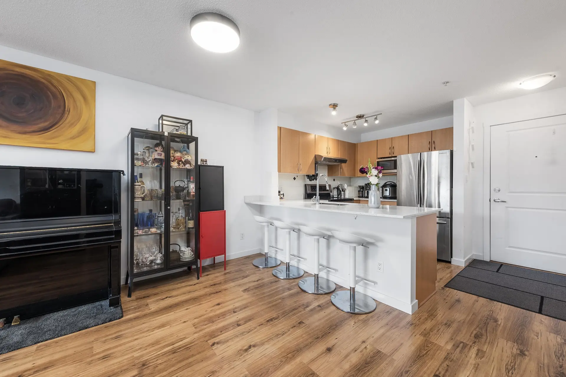 #202 38003 Second Avenue - Image 6