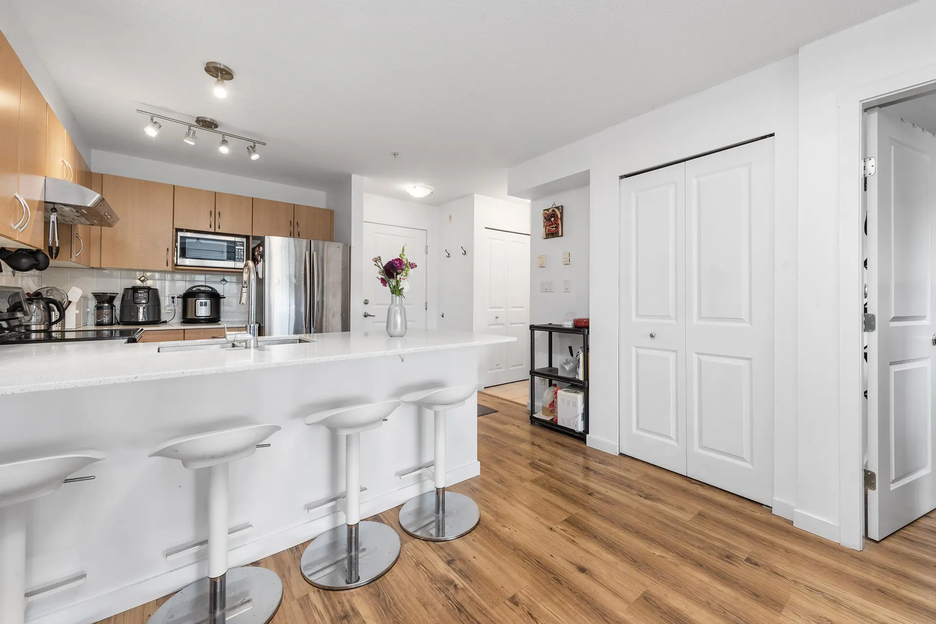 #202 38003 Second Avenue - Image 8