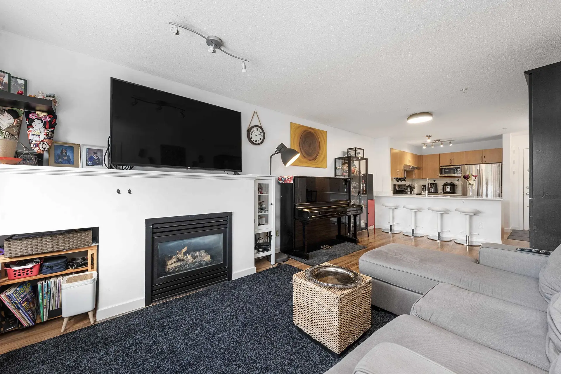 #202 38003 Second Avenue - Image 9