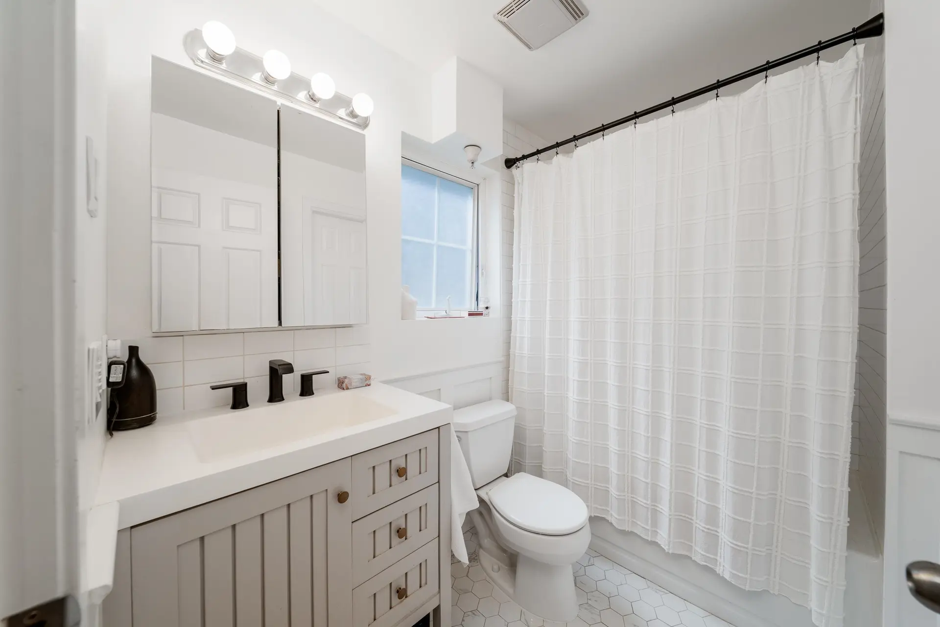 966 W 16th Avenue - Image 15