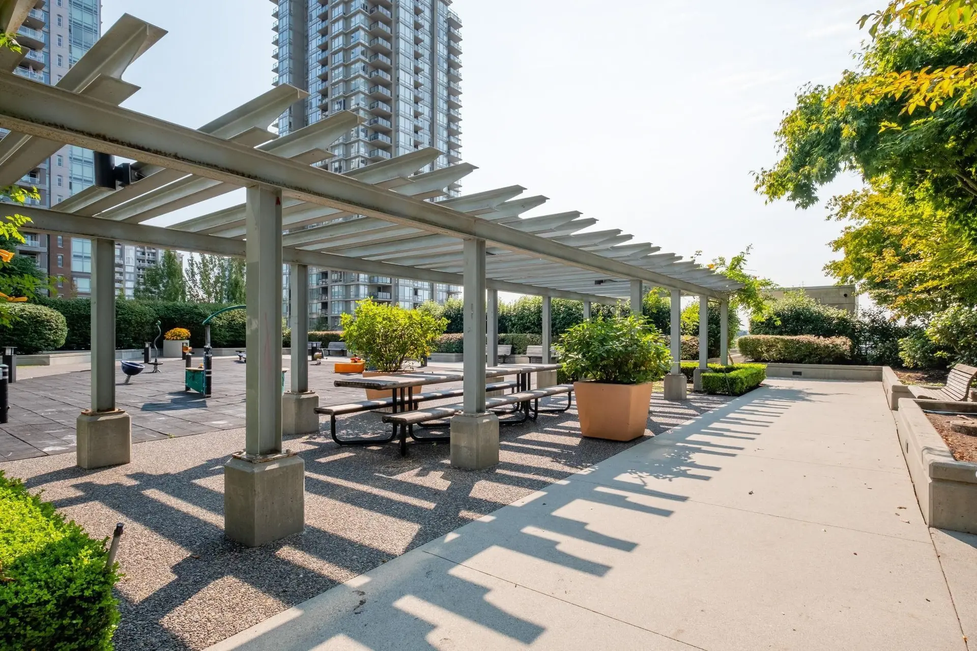 #1208 2975 Atlantic Avenue - Image 3