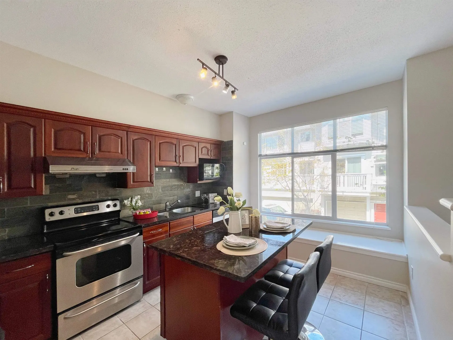 #78 6588 Barnard Drive - Image 9