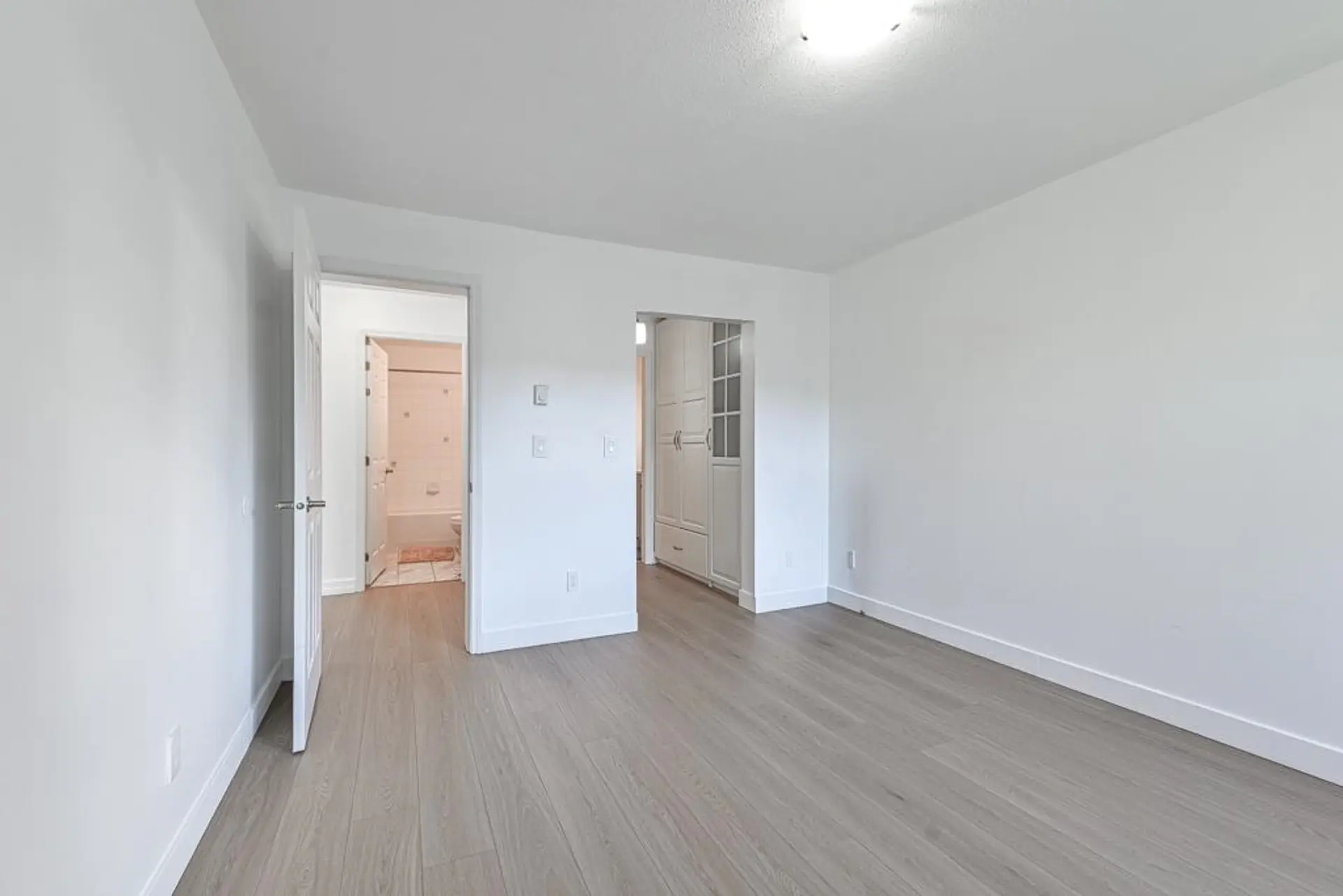 #407 2435 Centre Street - Image 11