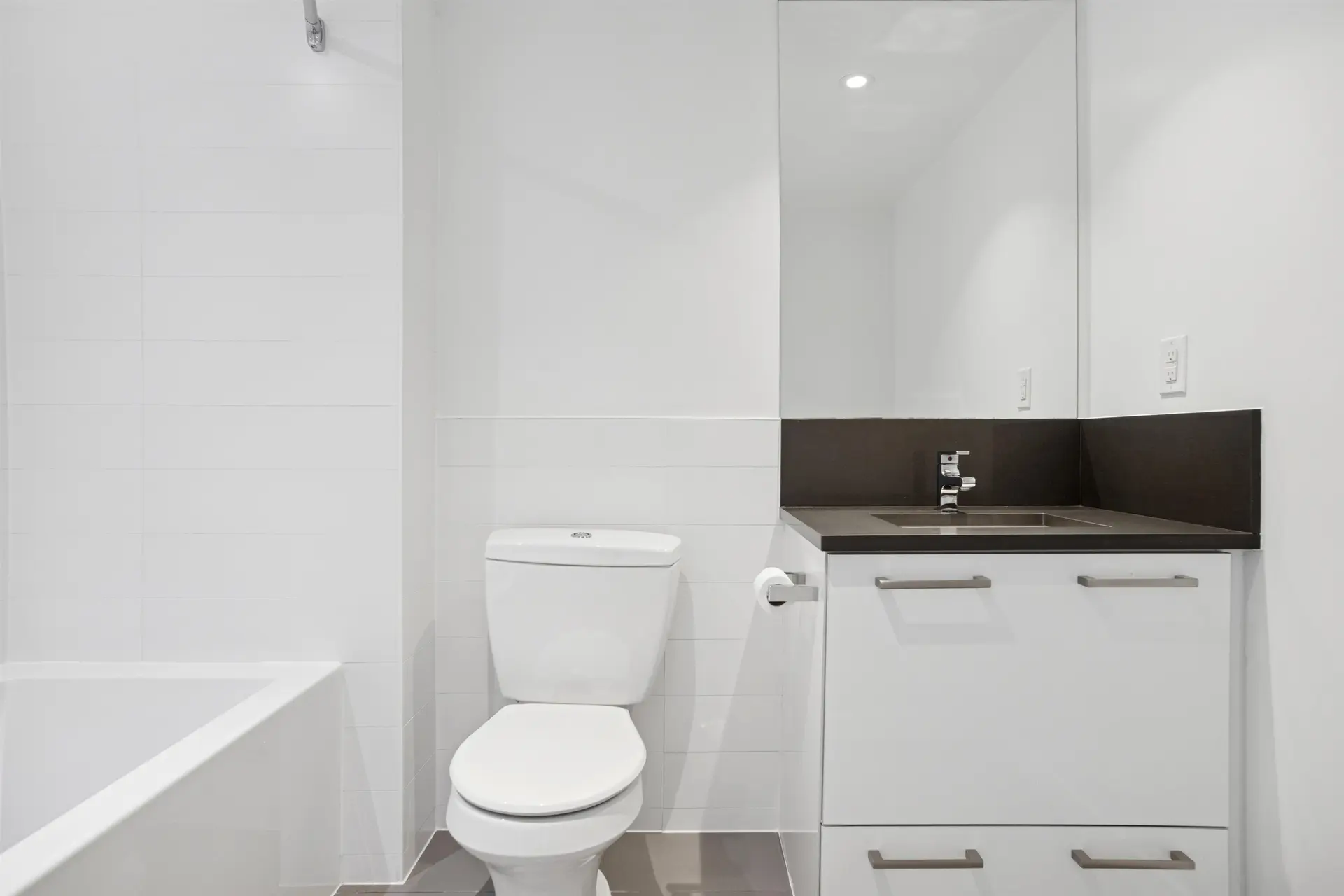 #554 955 E Hastings Street - Image 5