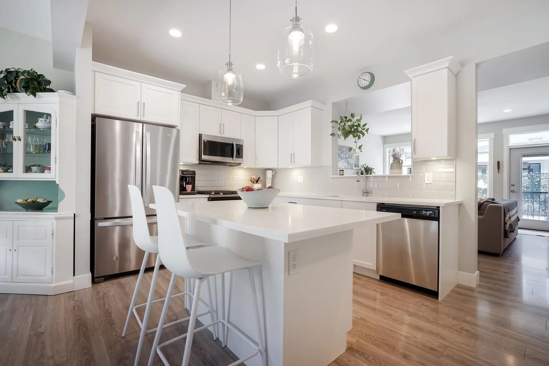 #33 386 Pine Avenue - Image 3