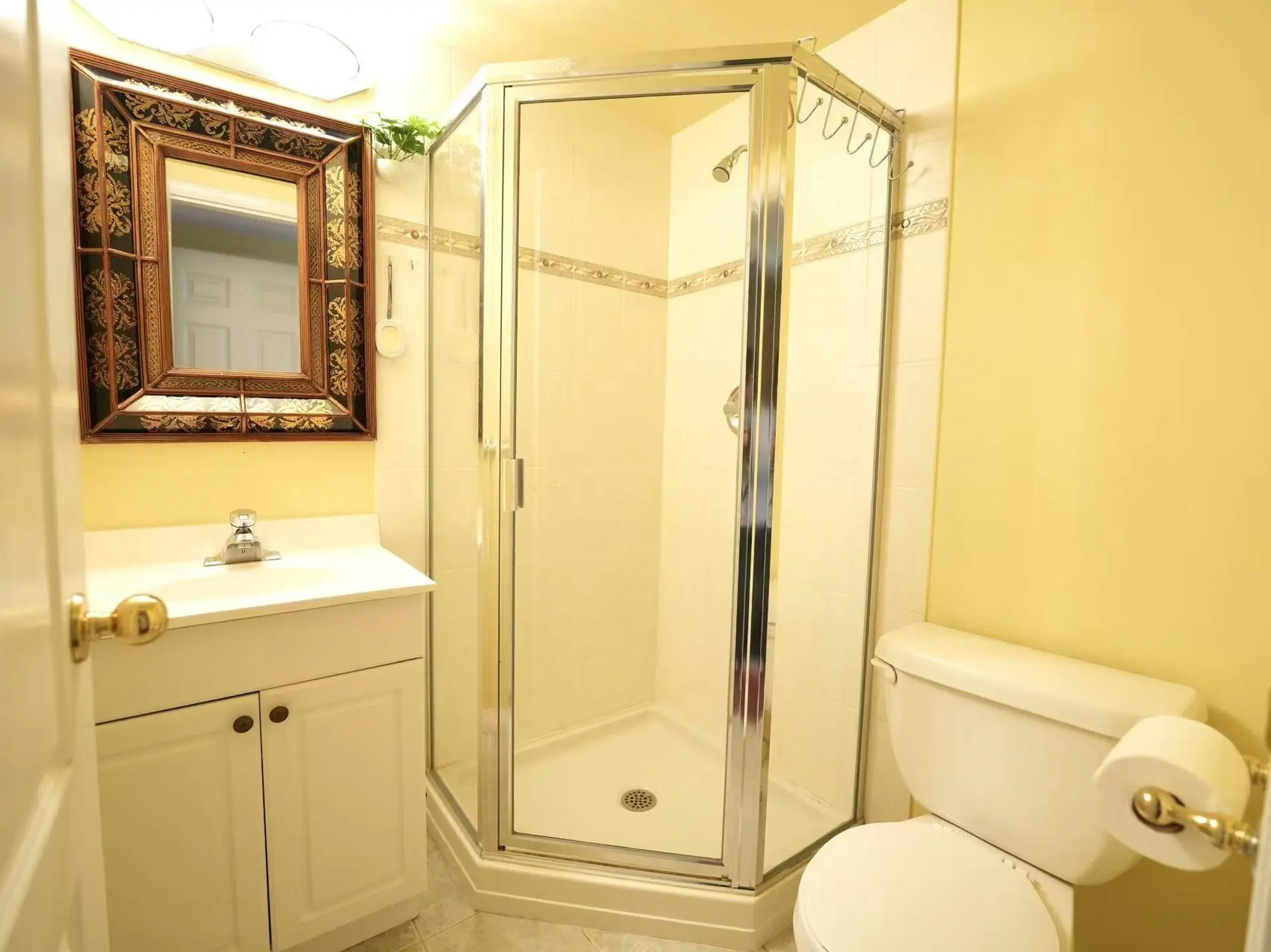 #2 7100 Lynnwood Drive - Image 14