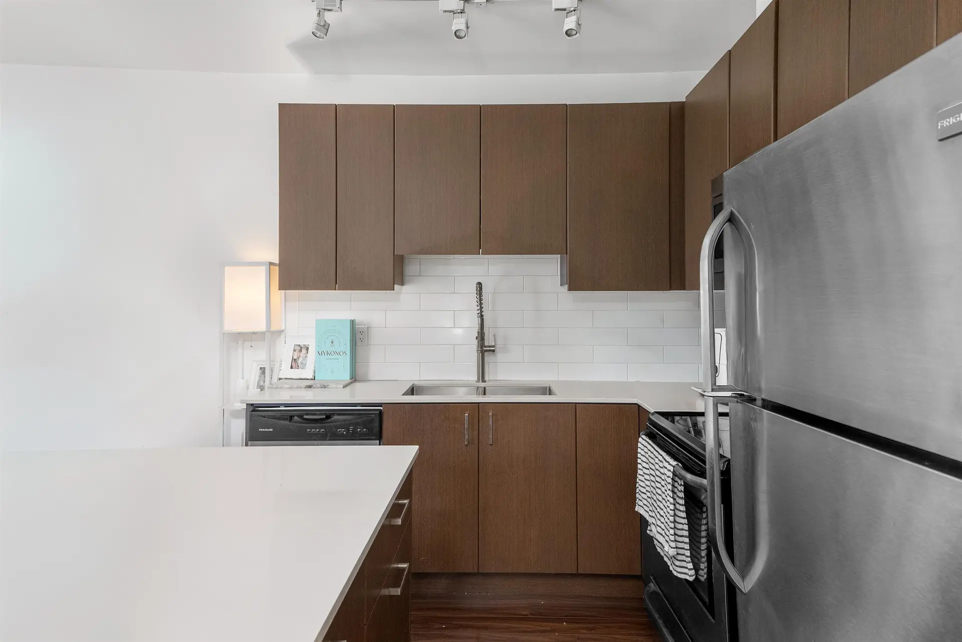 #101 2351 Kelly Avenue - Image 5