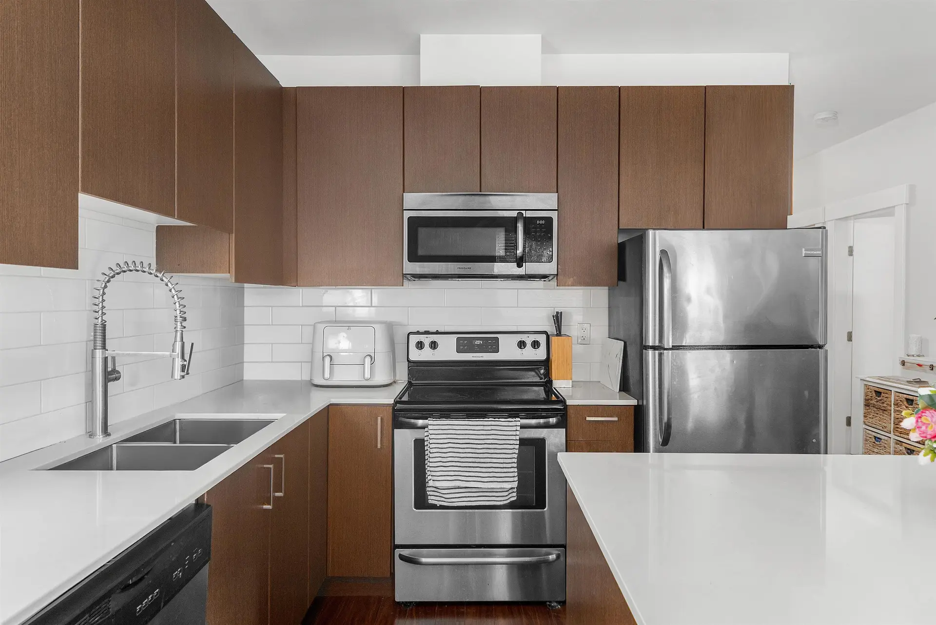 #101 2351 Kelly Avenue - Image 4
