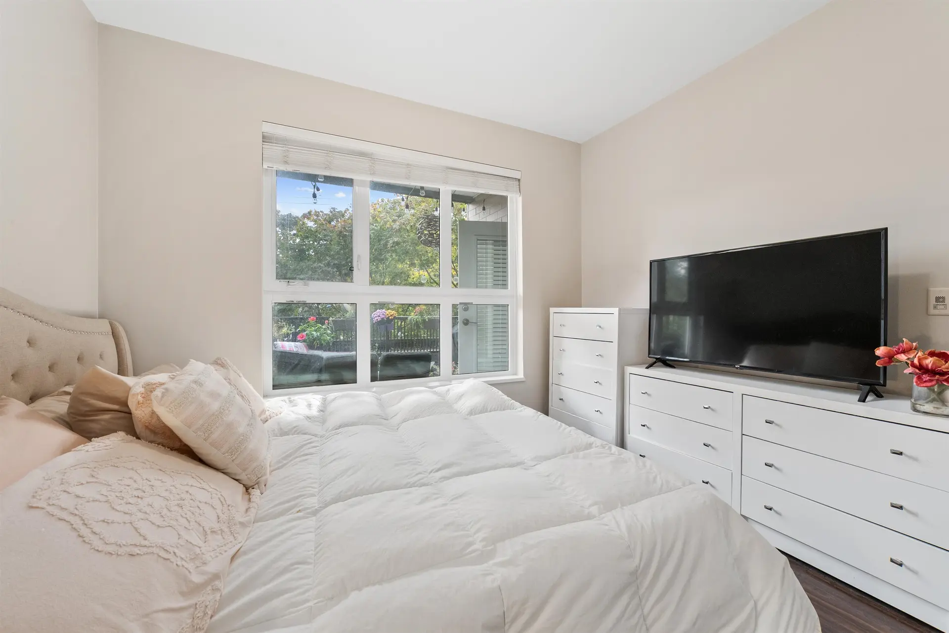 #101 2351 Kelly Avenue - Image 8