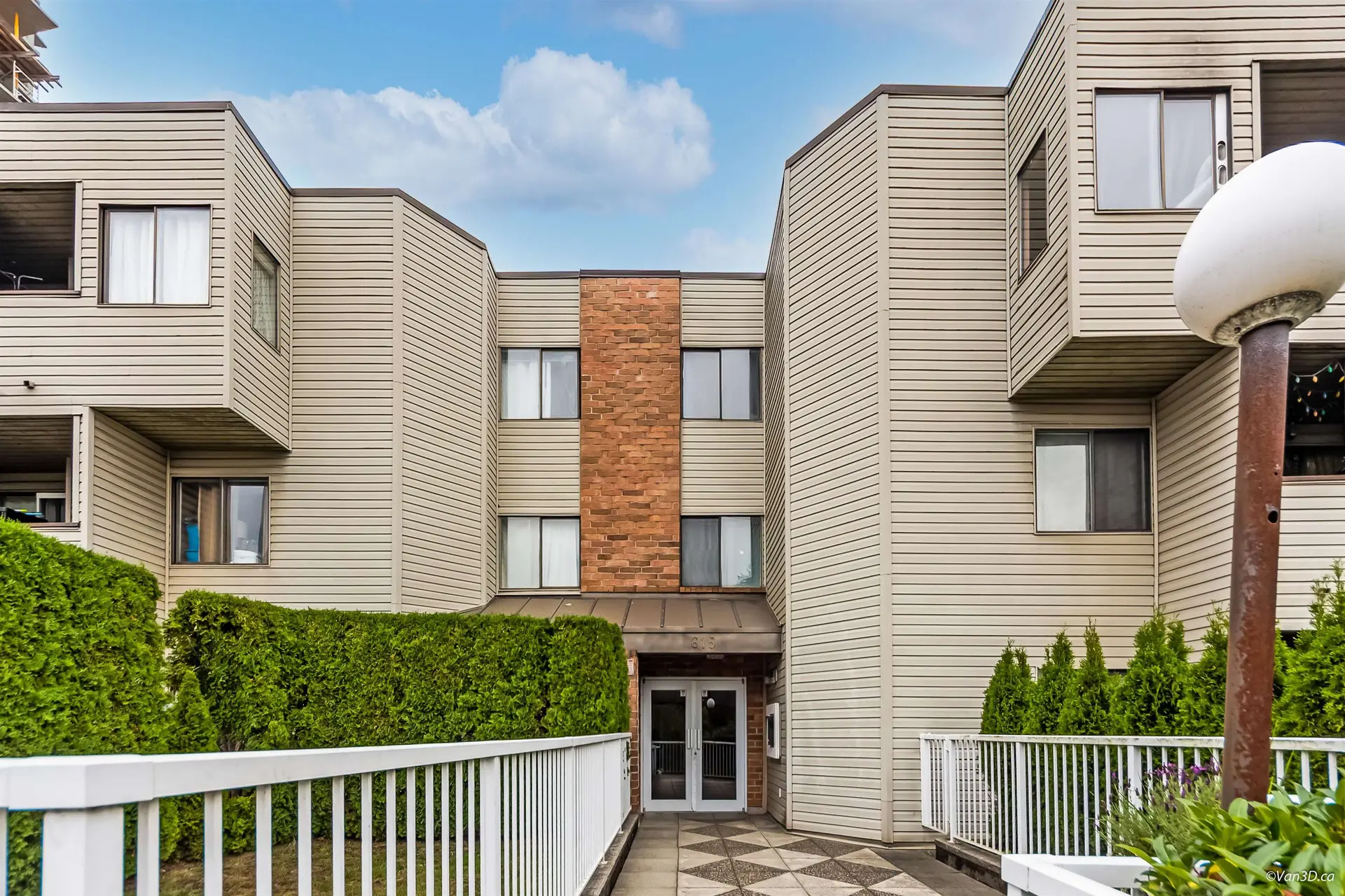 #314 615 North Road - Image 1